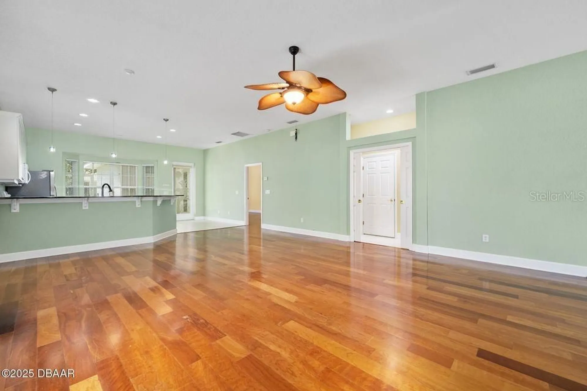 Property Slideshow image 13 of 70 | 3132 connemara dr, Ormond Beach, FL, 32174