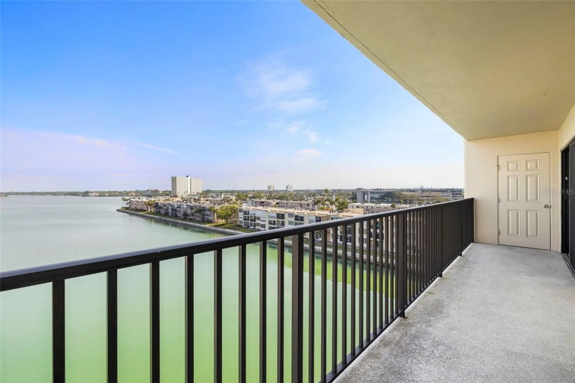 Property Slideshow image 2 of 40 | 7300 sun island dr 605, South Pasadena, FL, 33707