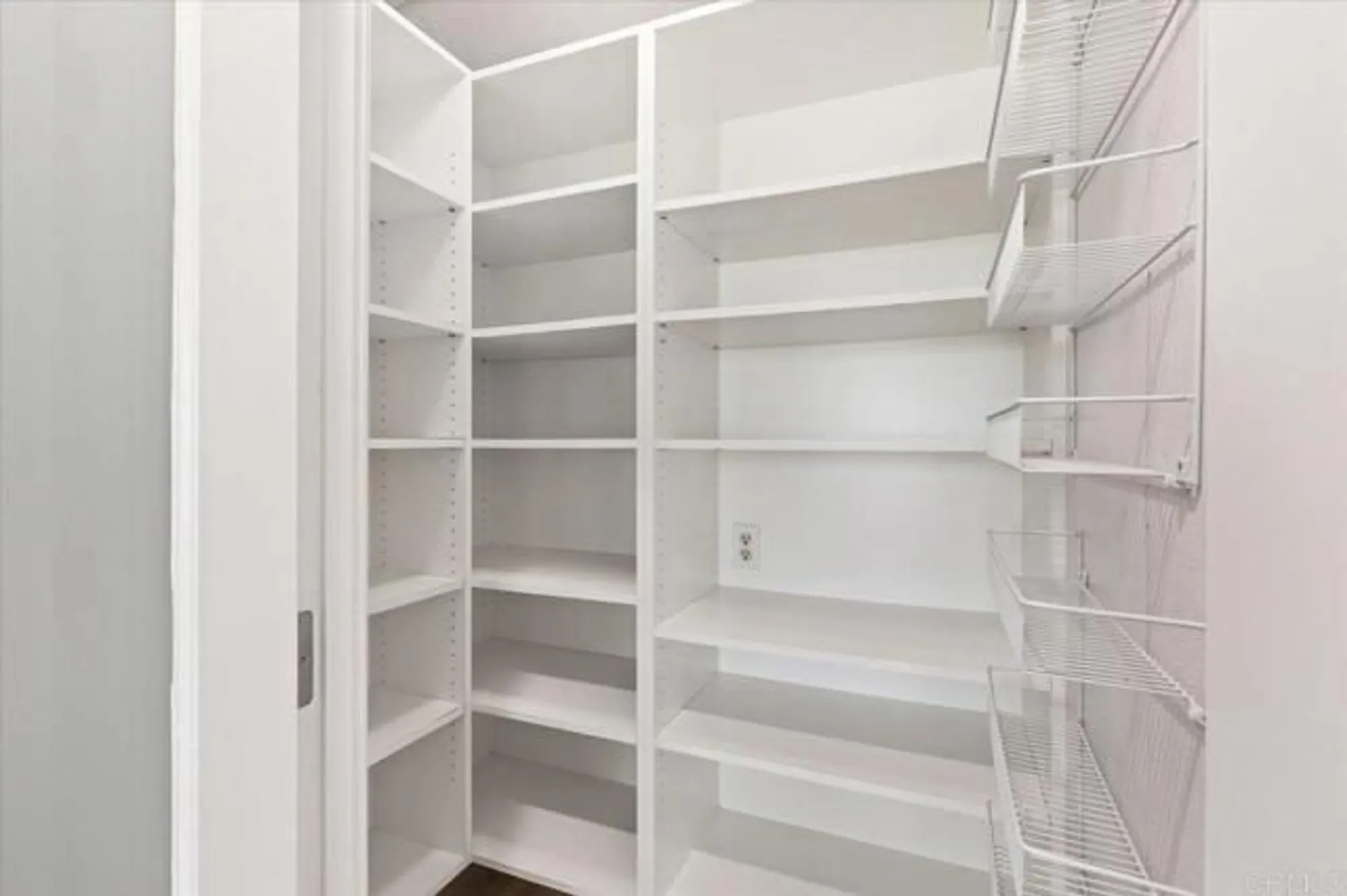 Property Slideshow image 14 of 59 | 1054 la sombra dr, San Marcos, CA, 92078