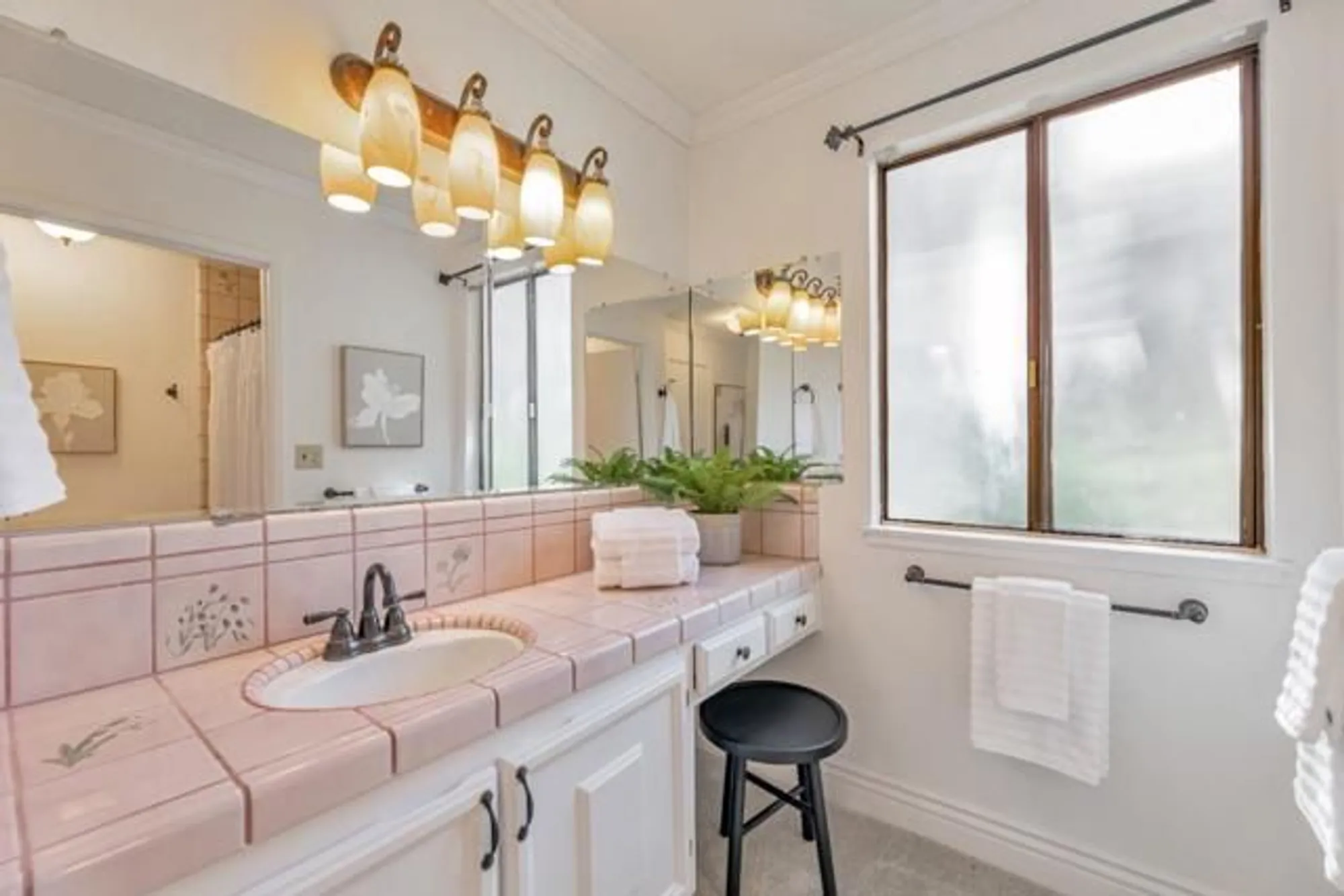 Property Slideshow image 18 of 29 | 5264 cribari hts, San Jose, CA, 95135