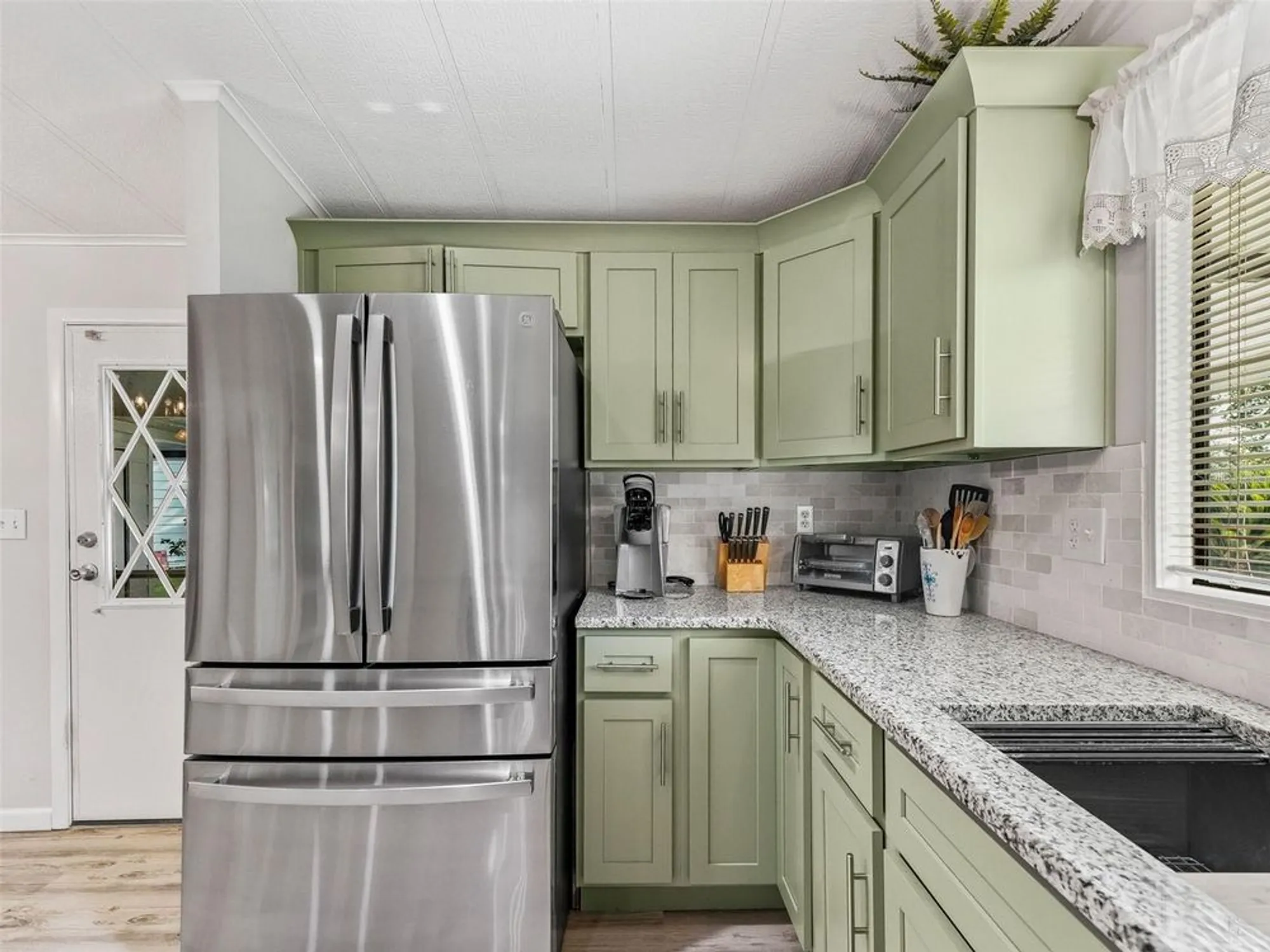 Property Slideshow image 9 of 37 | 1708 lauren ln, Lady Lake, FL, 32159