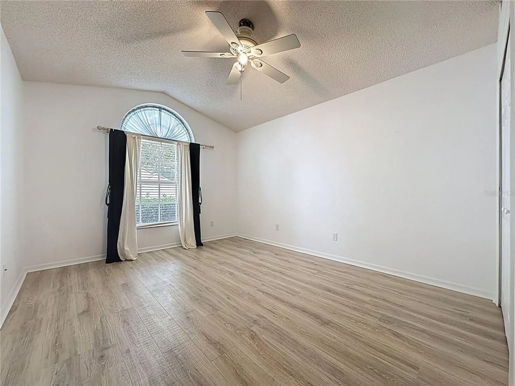 Property Slideshow image 7 of 75 | 3821 doune way, Clermont, FL, 34711