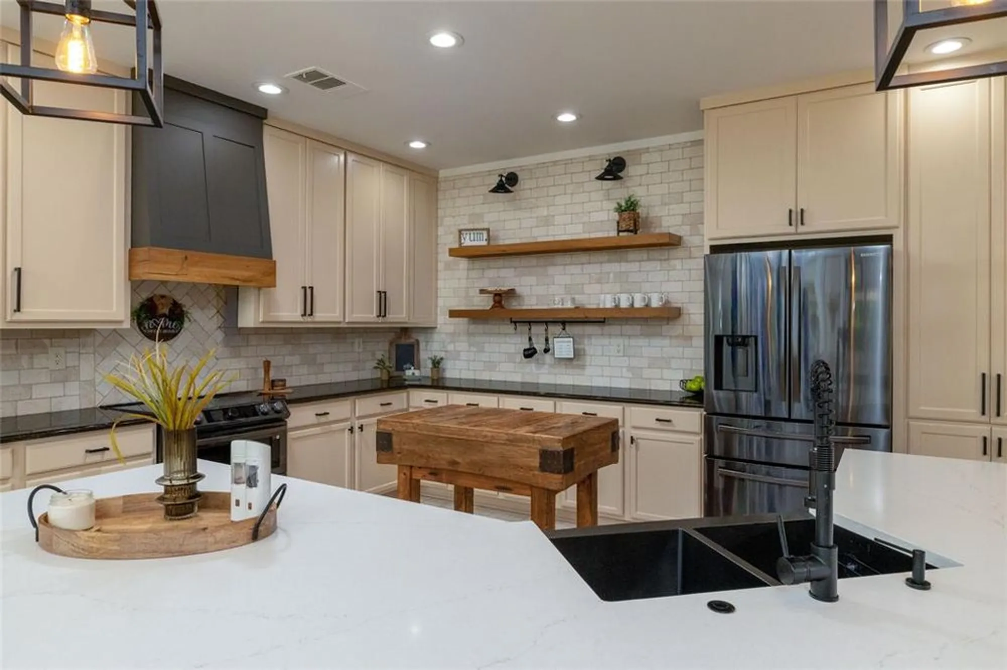 Property Slideshow image 2 of 40 | 9004 freeport dr, Denton, TX, 76207