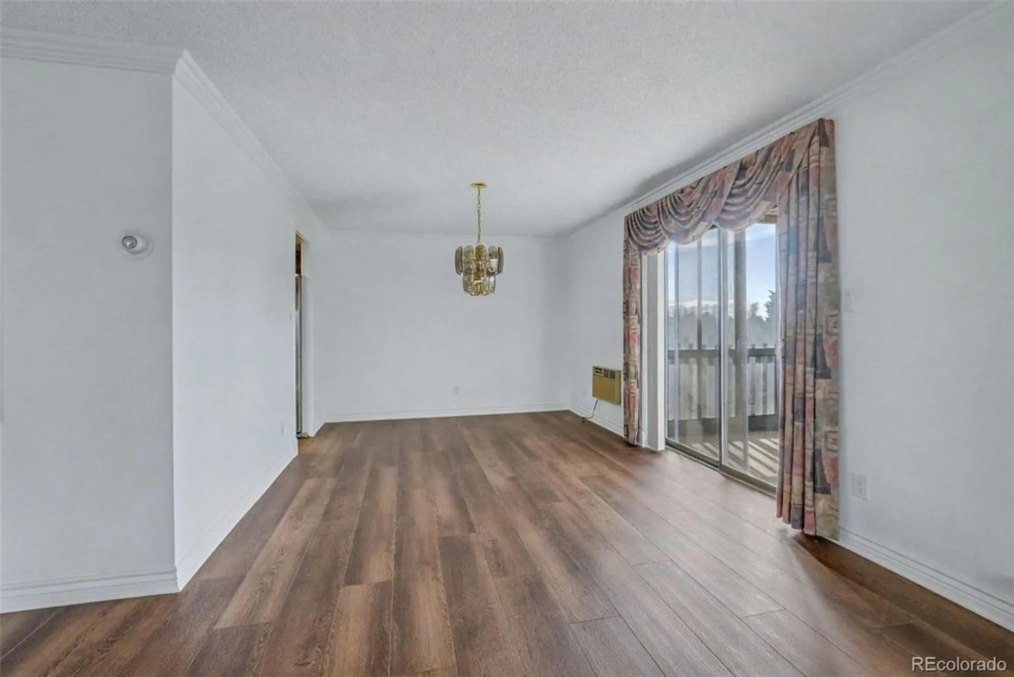 Property Slideshow image 10 of 50 | 14390 e marina dr 302, Aurora, CO, 80014