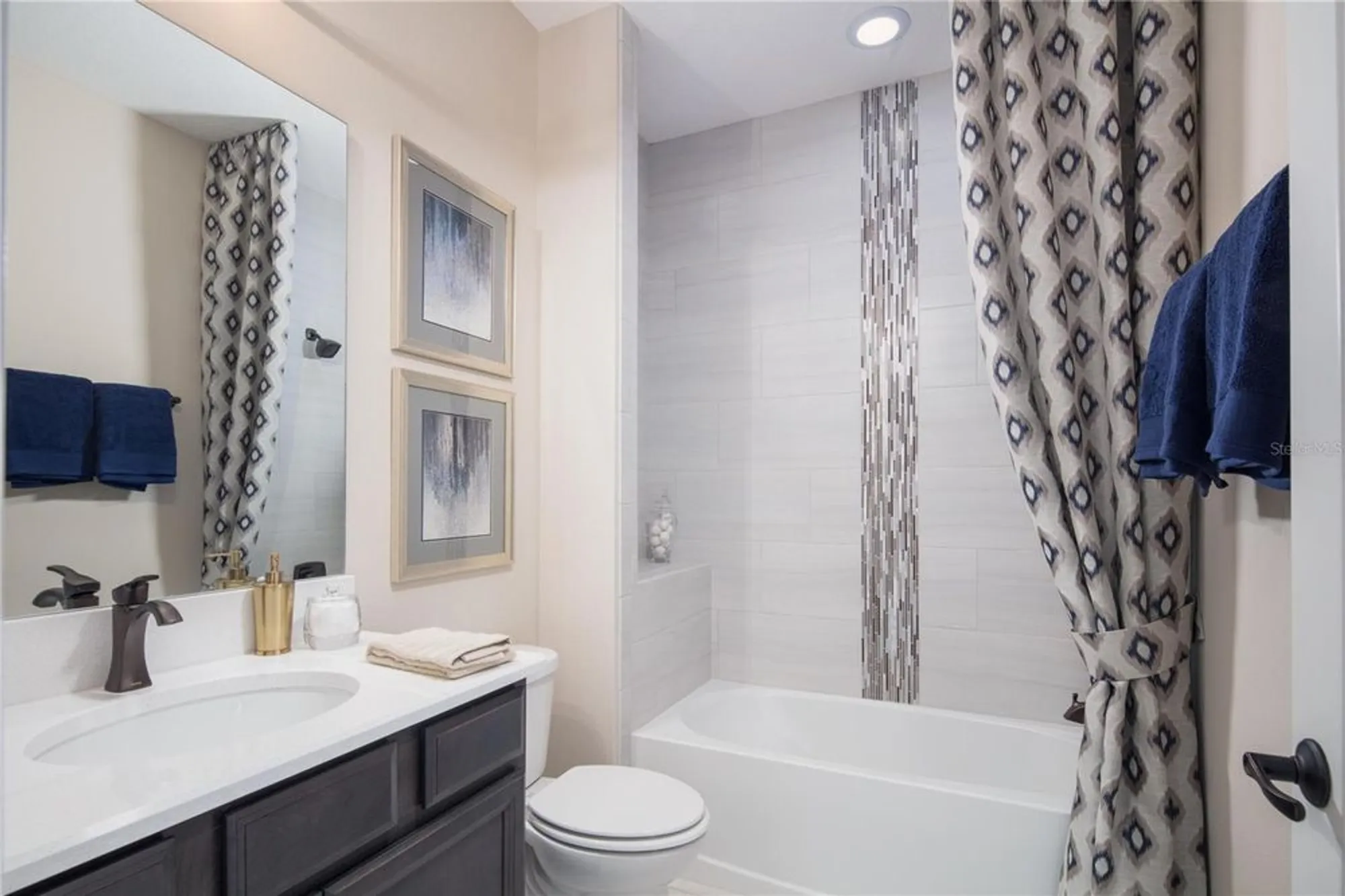 Property Slideshow image 15 of 24 | 3285 songbird cir, Harmony, FL, 34773