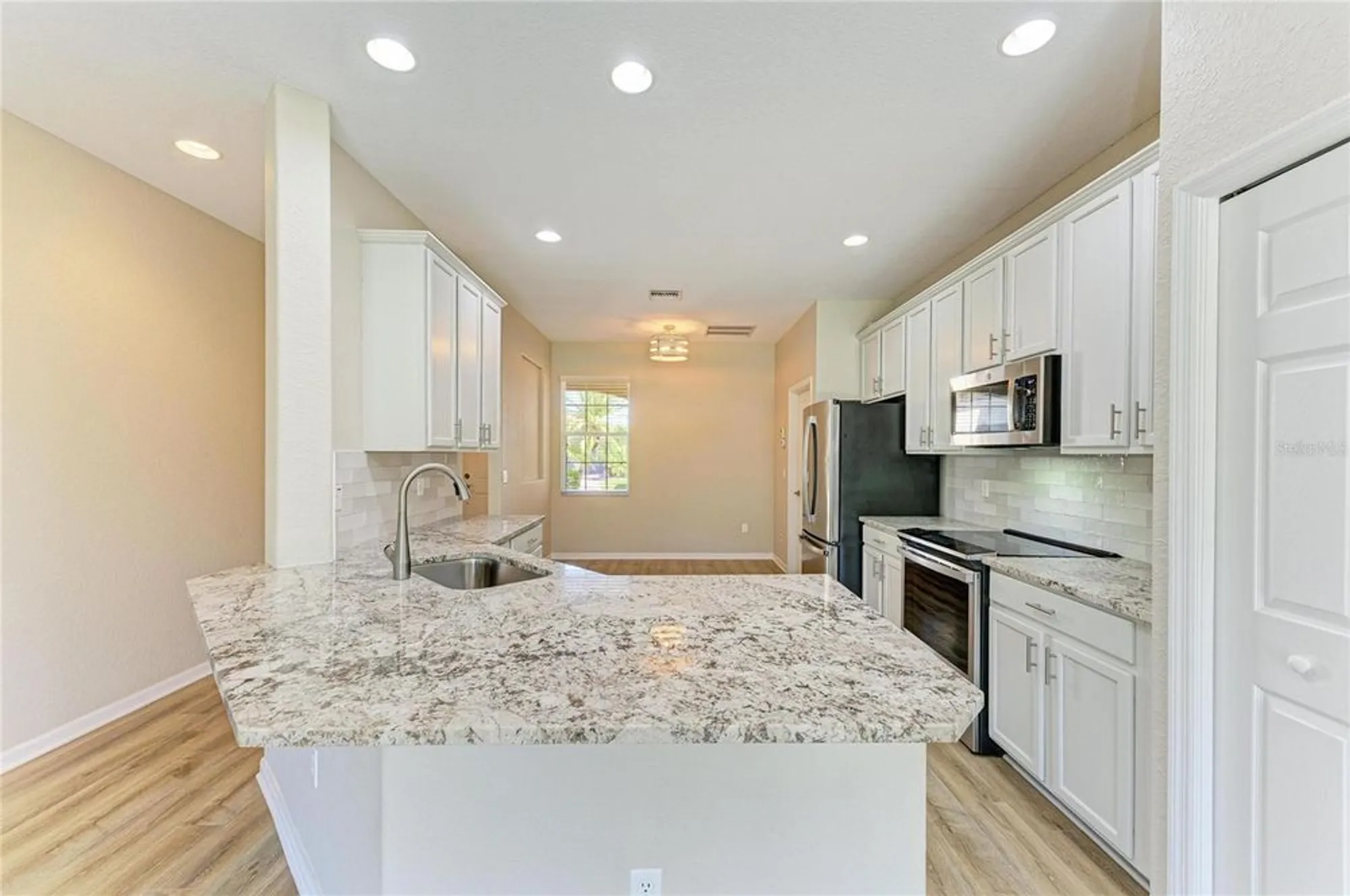 Property Slideshow image 6 of 63 | 350 river enclave ct, Bradenton, FL, 34212