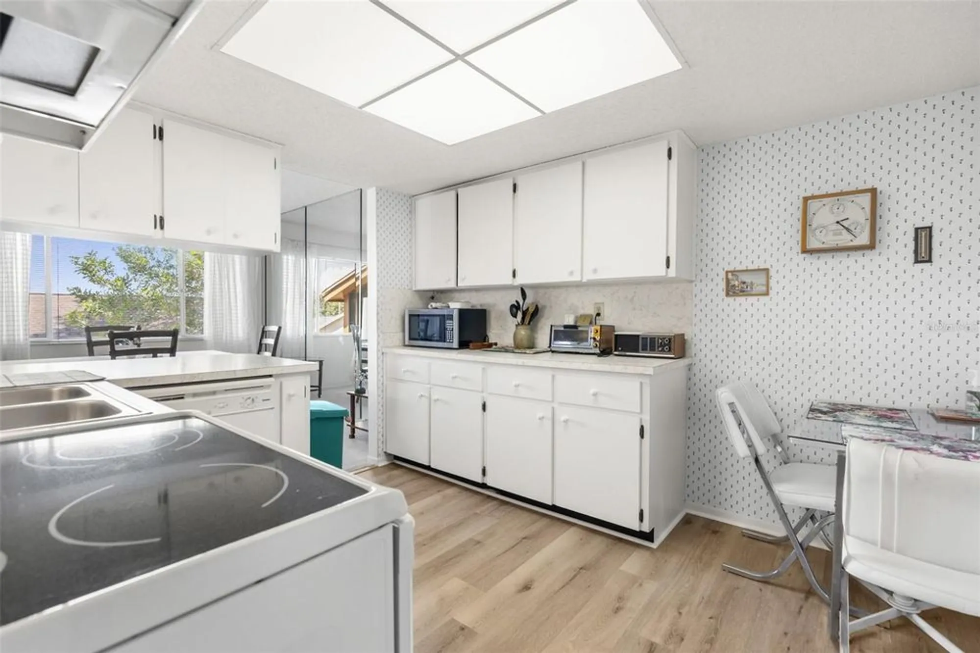 Property Slideshow image 18 of 43 | 4424 pelorus dr, New Port Richey, FL, 34652