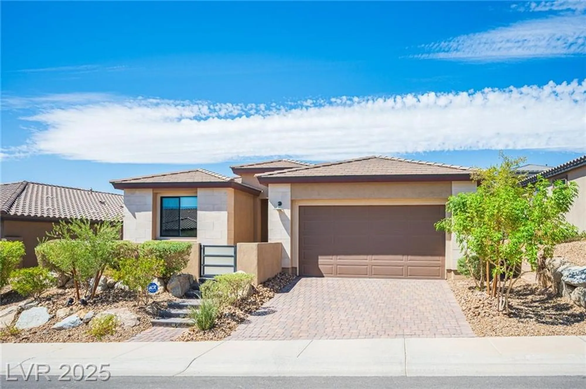 Property Slideshow image 2 of 55 | 35 cliffwater st, Henderson, NV, 89011
