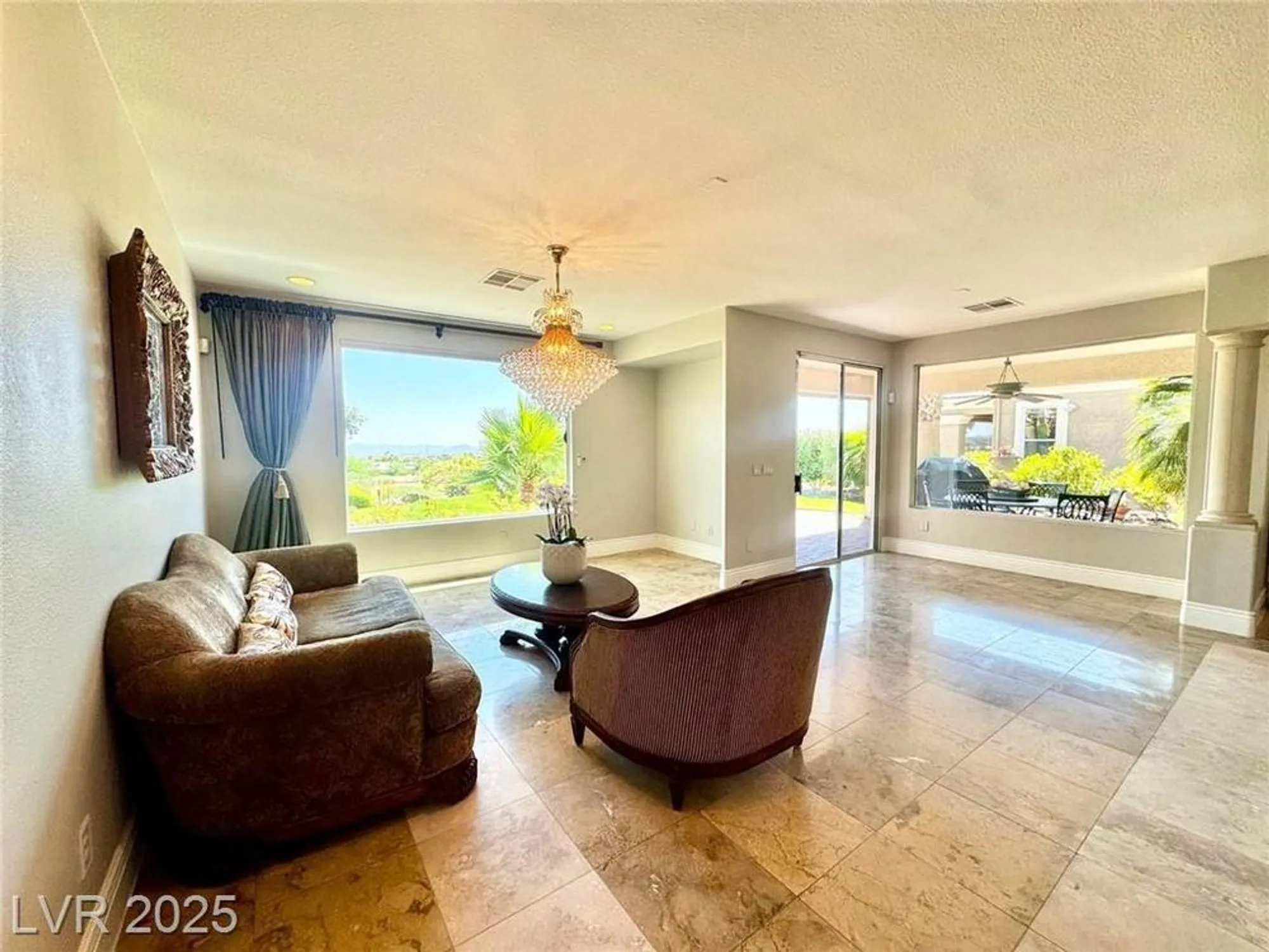 Property Slideshow image 11 of 47 | 4596 bersaglio st, Las Vegas, NV, 89135