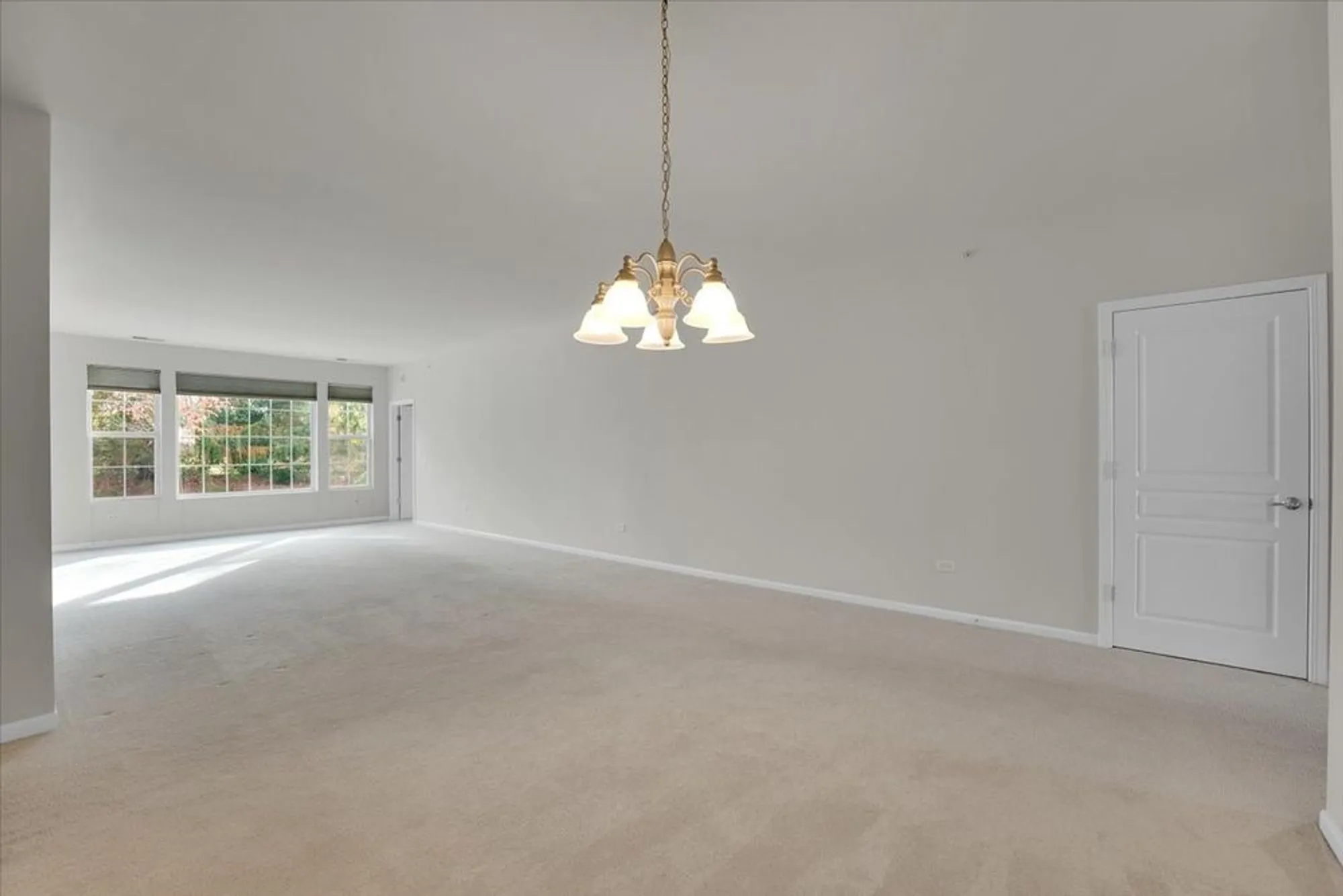 Property Slideshow image 6 of 32 | 14525 tawny ln, Huntley, IL, 60142