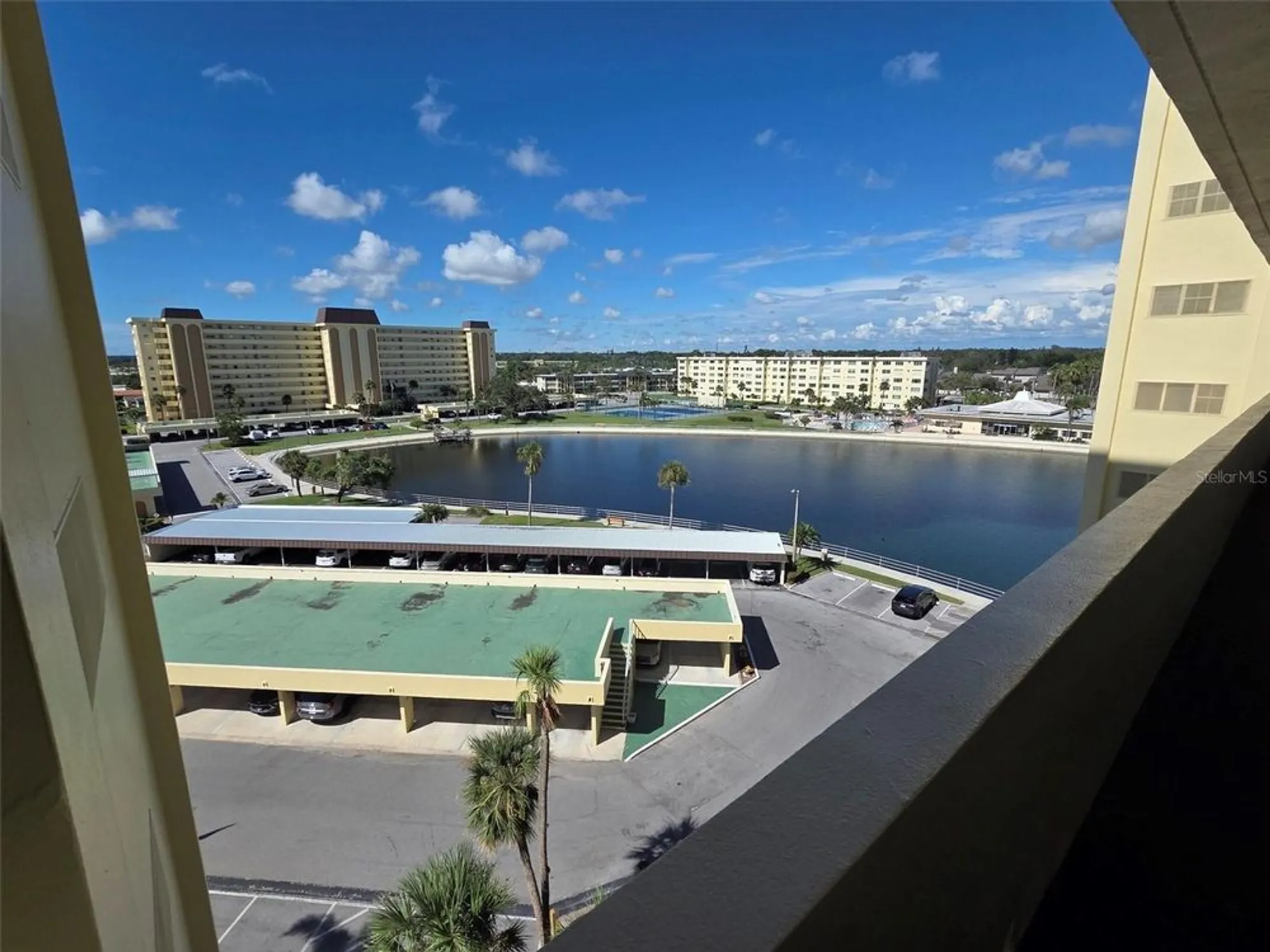 Property Slideshow image 10 of 12 | 4775 cove cir apt 705, Saint Petersburg, FL, 33708