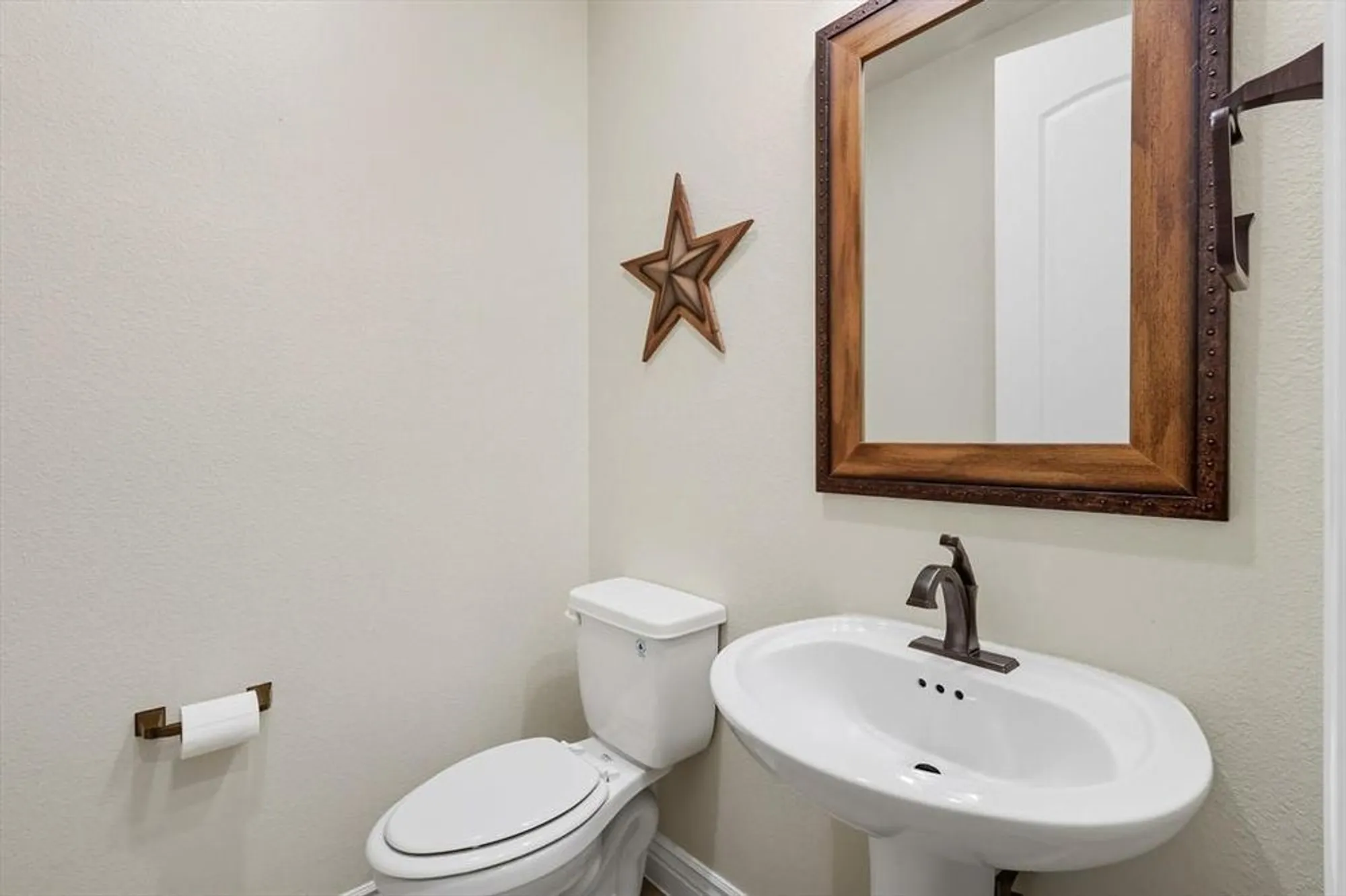 Property Slideshow image 21 of 32 | 11909 willet way, Denton, TX, 76207