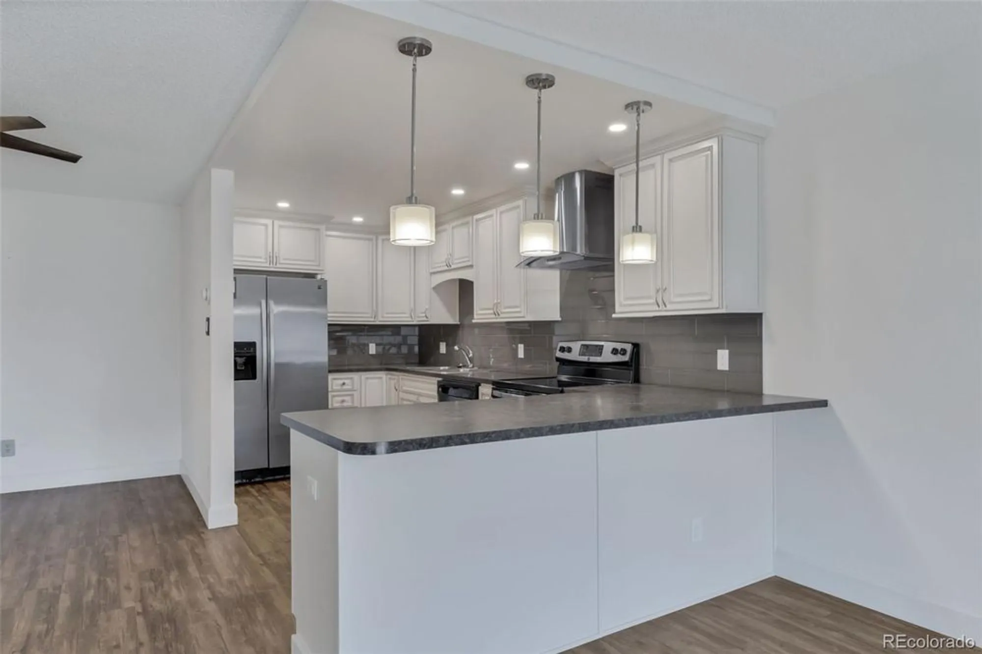 Property Slideshow image 2 of 45 | 14102 e linvale pl apt 403, Aurora, CO, 80014