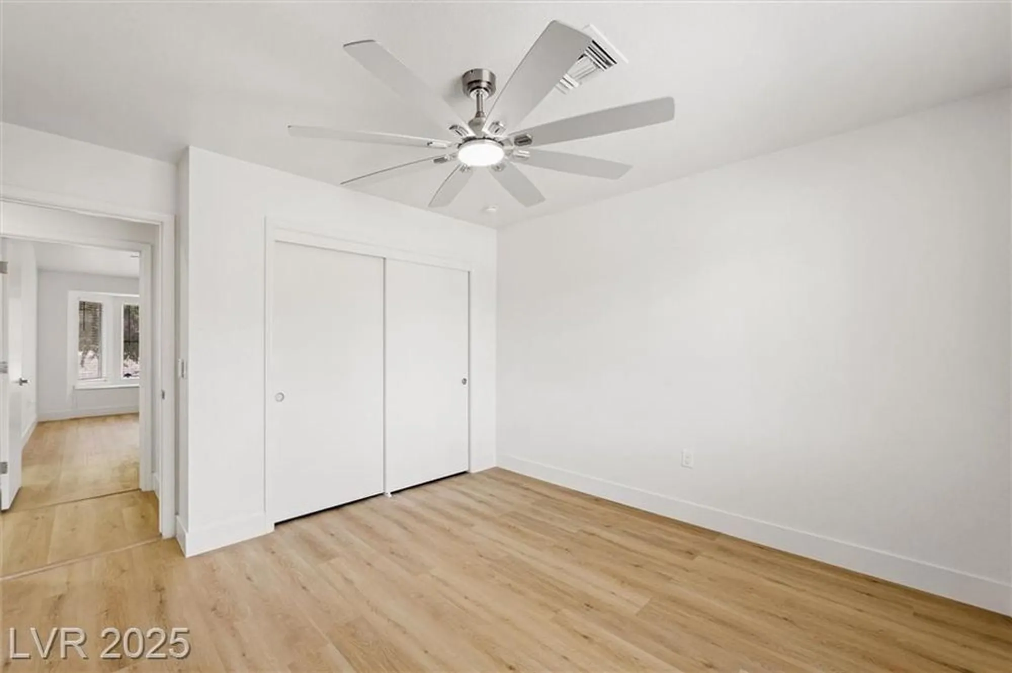 Property Slideshow image 28 of 40 | 2517 desert sands dr, Las Vegas, NV, 89134