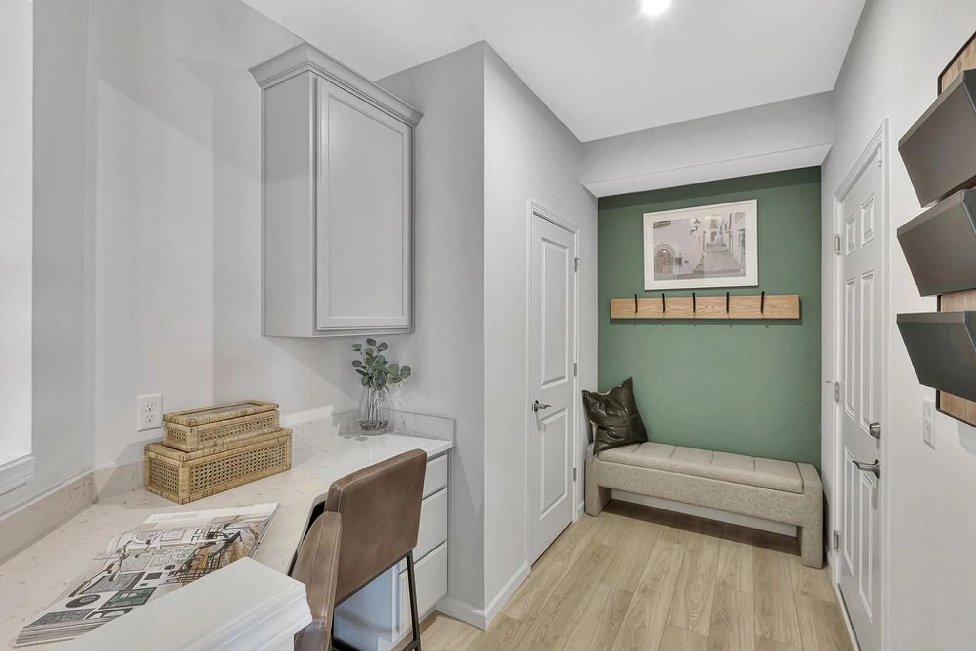 Property Slideshow image 12 of 17 | 3190 peyton cir, Aurora, IL, 60503