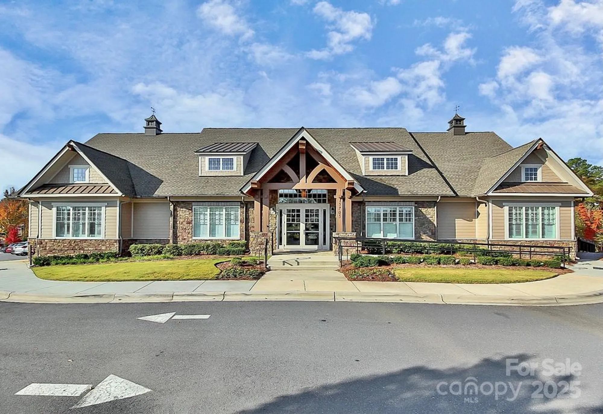Property Slideshow image 4 of 46 | 14920 high bluff ct, Charlotte, NC, 28278