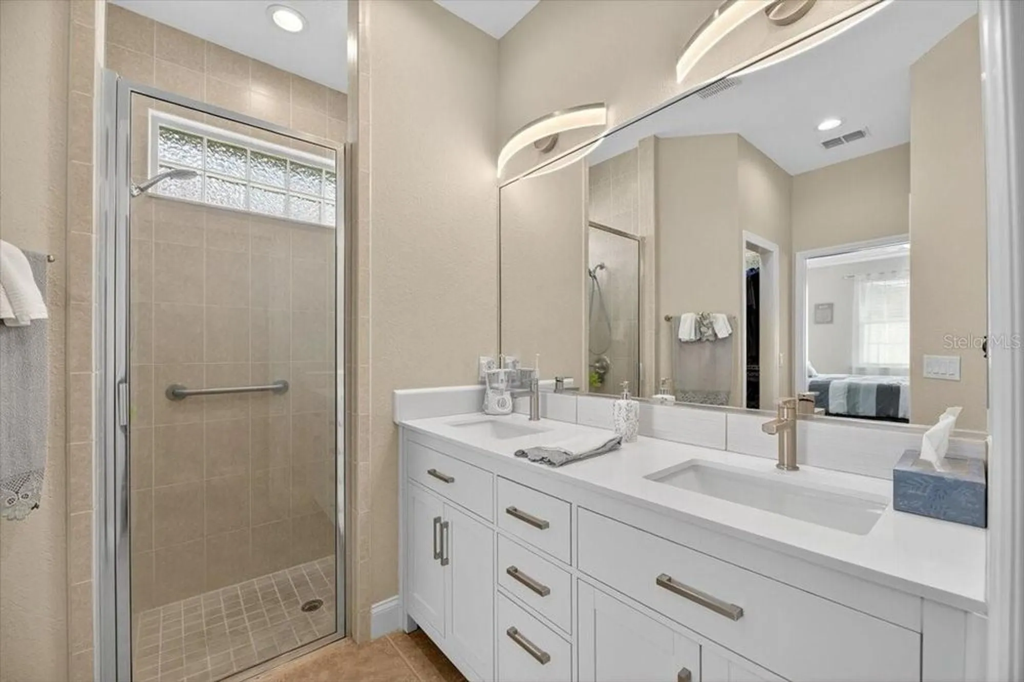 Property Slideshow image 36 of 59 | 8147 lake james dr, Lakeland, FL, 33810