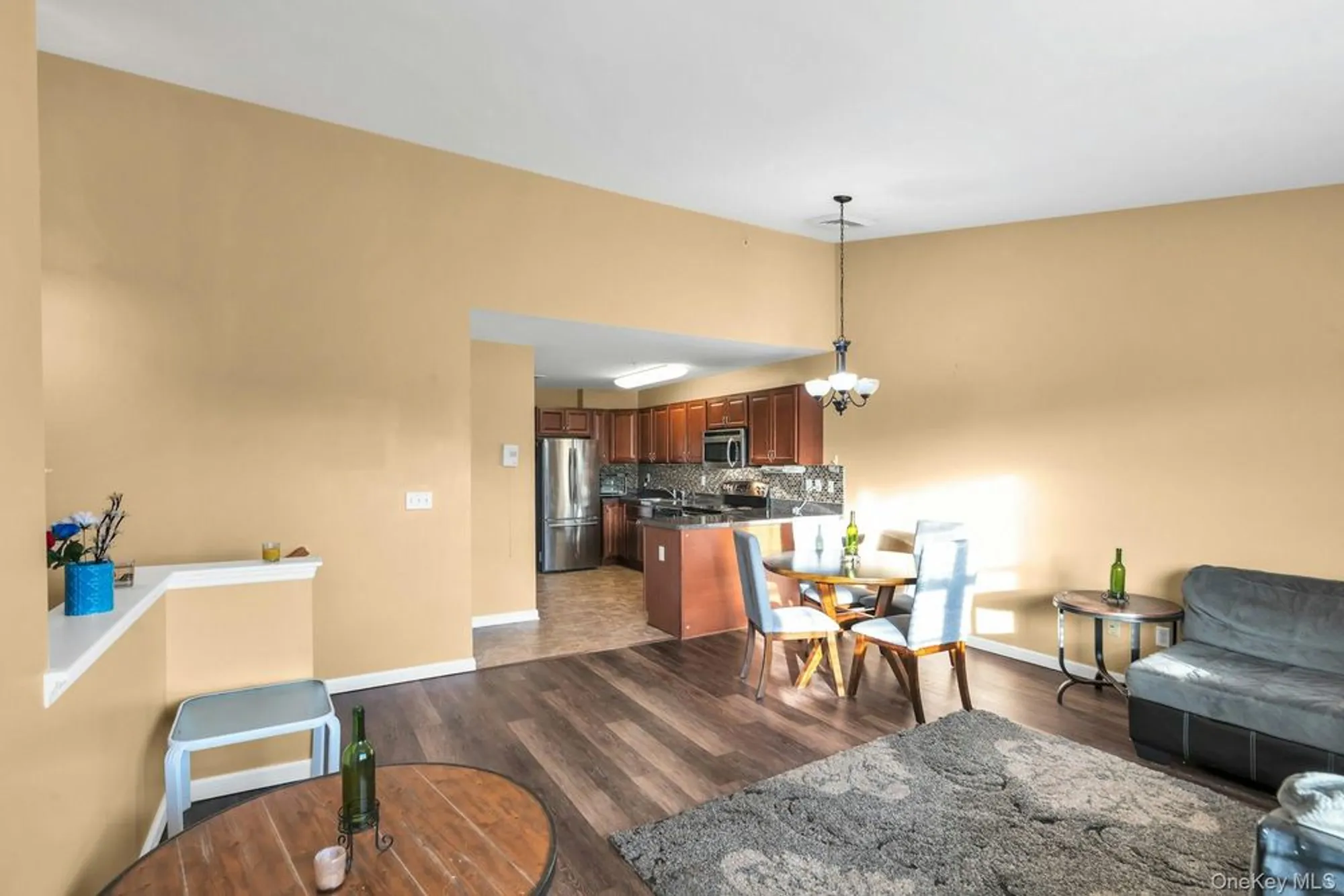 Property Slideshow image 6 of 24 | 1120 willow ln, Valley Stream, NY, 11580