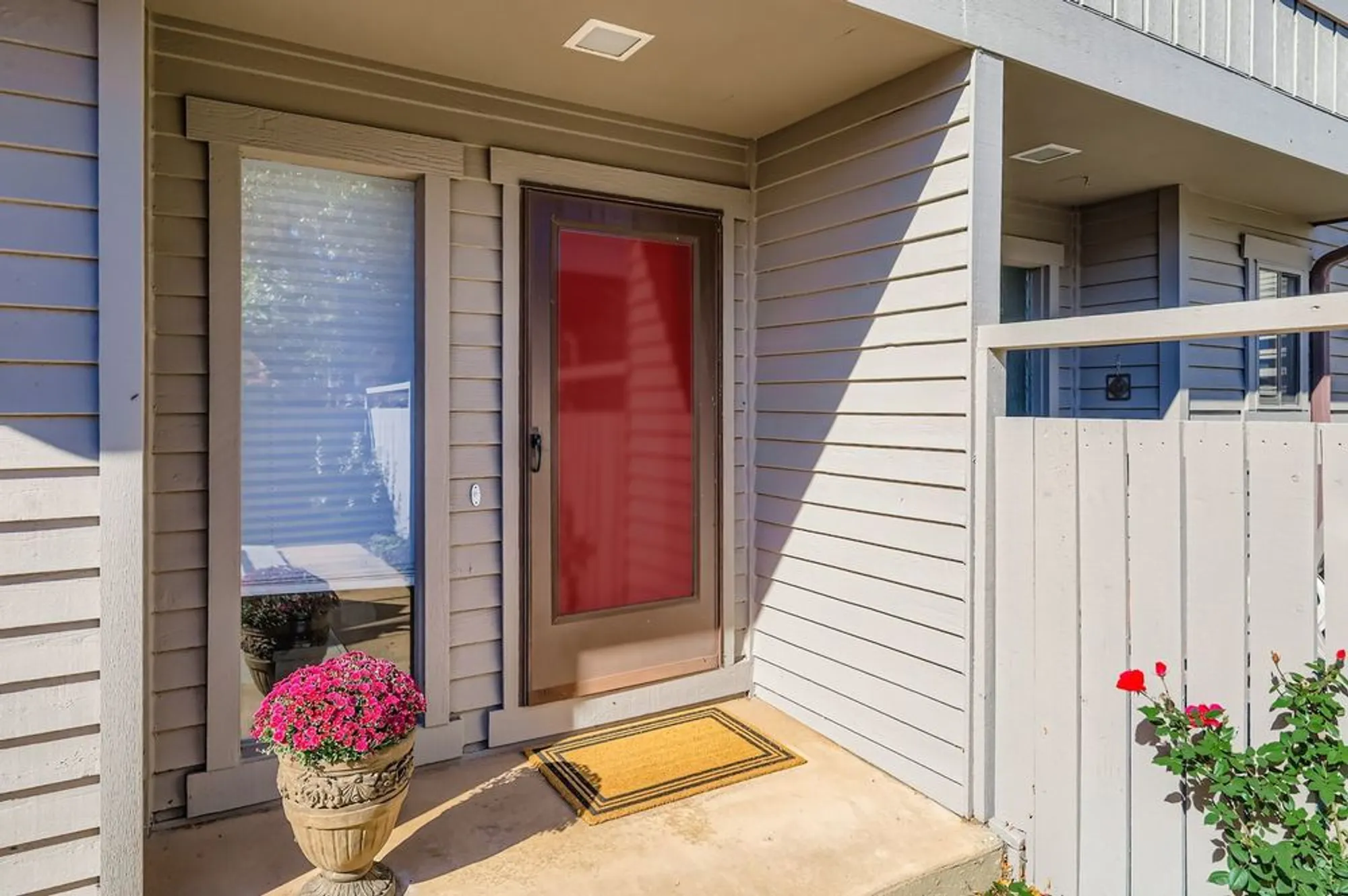 Property Slideshow image 3 of 53 | 668 shoreline rd, Lake Barrington, IL, 60010