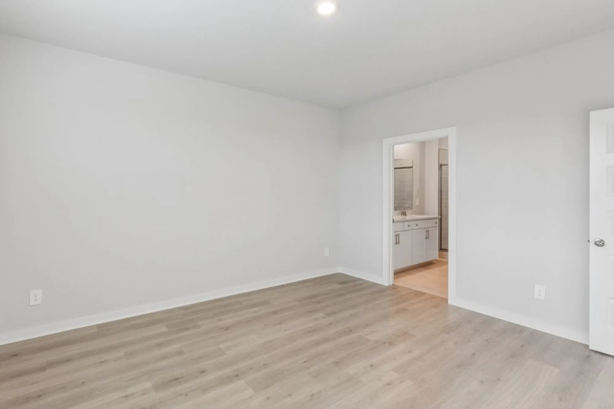 Property Slideshow image 8 of 16 | 2069 holmesburg pvt cir, Gallatin, TN, 37066