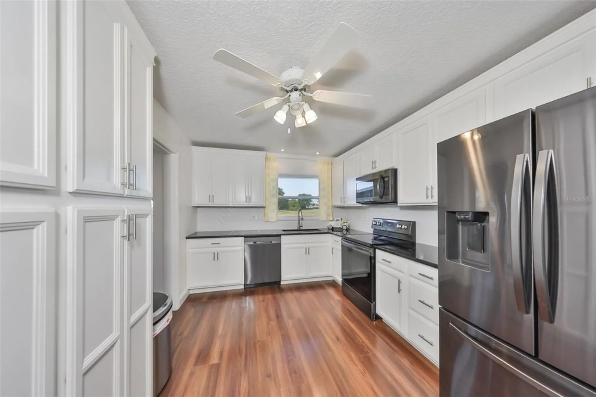 Property Slideshow image 18 of 39 | 611 fox hills dr, Sun City Center, FL, 33573