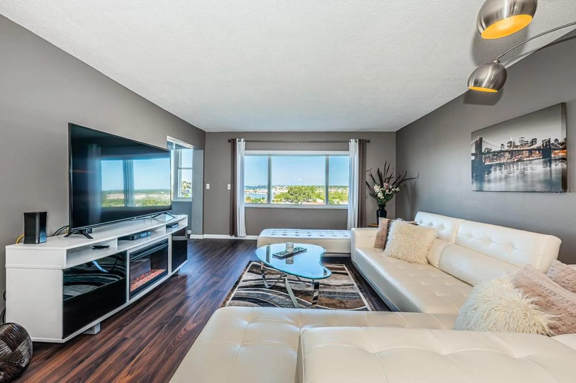 Property Slideshow image 14 of 54 | 4725 cove cir apt 604, Saint Petersburg, FL, 33708