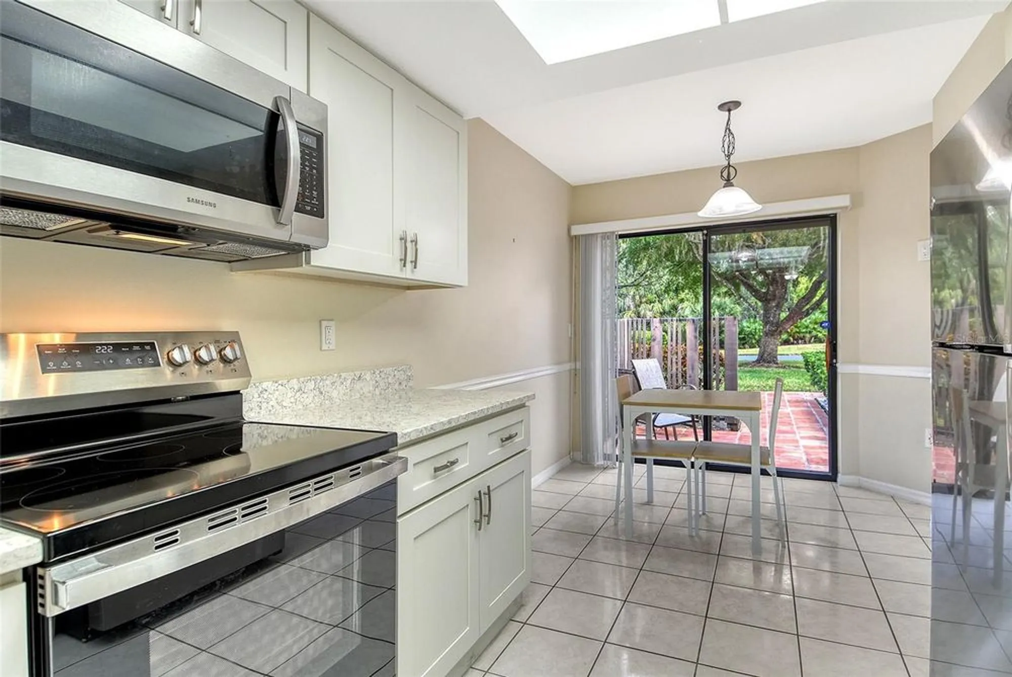Property Slideshow image 13 of 38 | 6261 timber lake dr f6, Sarasota, FL, 34243