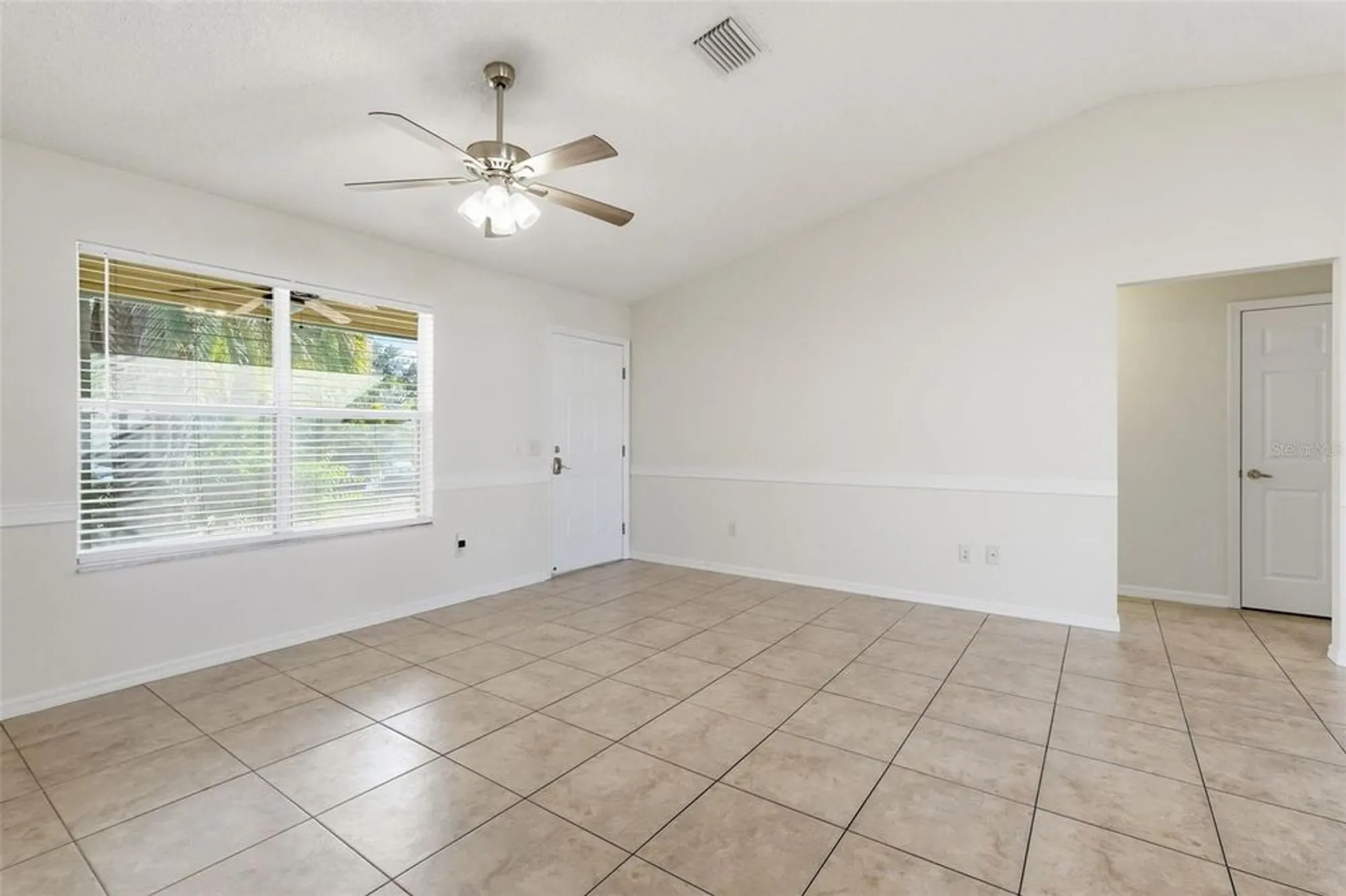 Property Slideshow image 13 of 69 | 17985 se 92nd amory ave, The Villages, FL, 32162