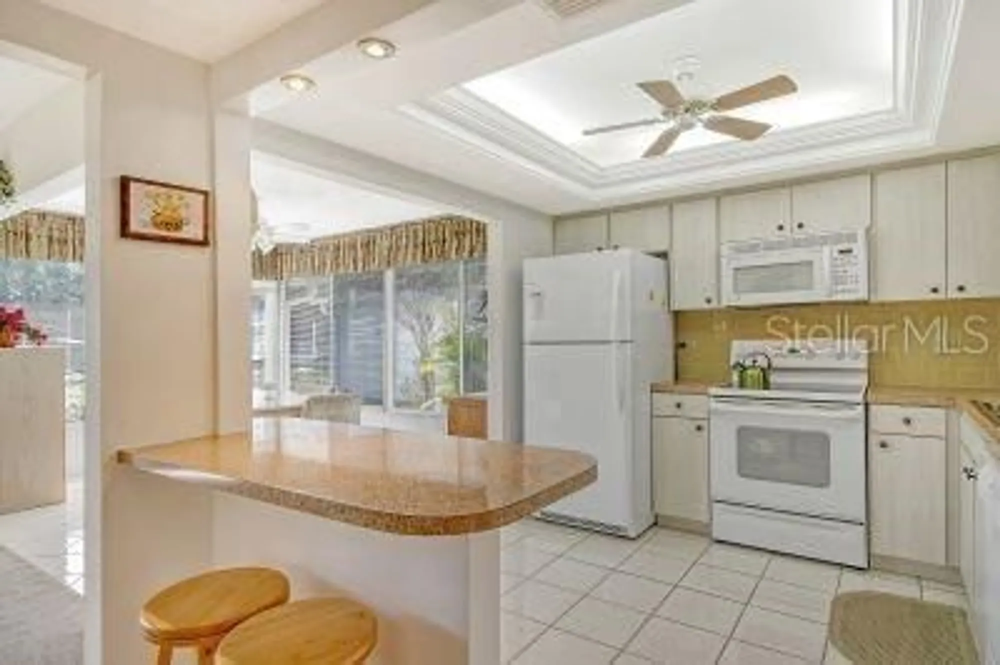 Property Slideshow image 17 of 35 | 2020 riverbluff pkwy # v329, Sarasota, FL, 34231