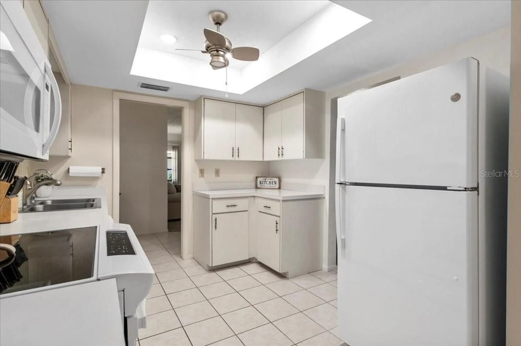 Property Slideshow image 8 of 36 | 3626 medford ln # 1537, Sarasota, FL, 34232