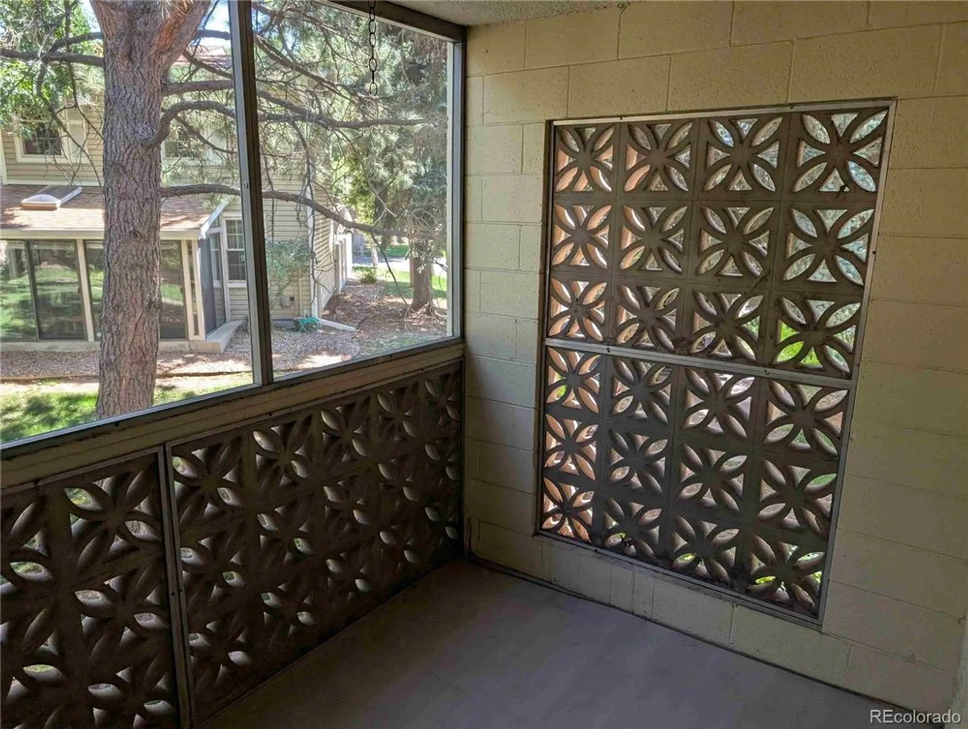 Property Slideshow image 9 of 20 | 3184 s heather gardens way 212, Aurora, CO, 80014