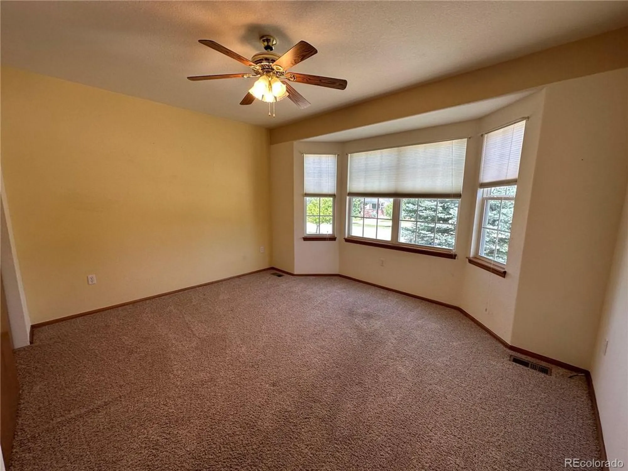 Property Slideshow image 15 of 28 | 22840 e heritage pkwy, Aurora, CO, 80016