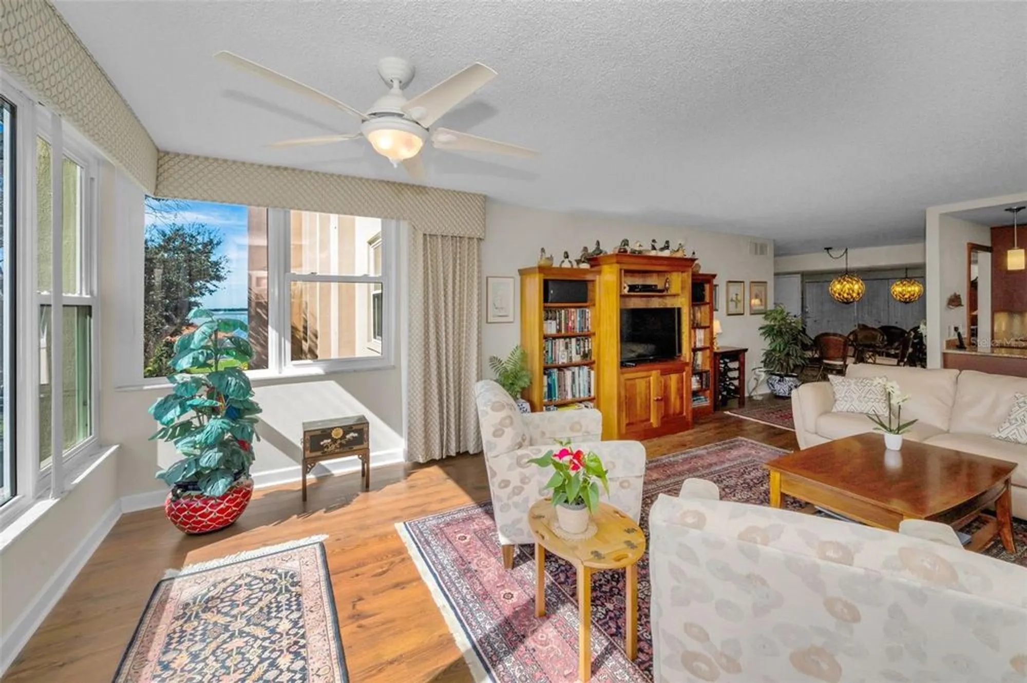 Property Slideshow image 10 of 42 | 632 edgewater dr 433, Dunedin, FL, 34698