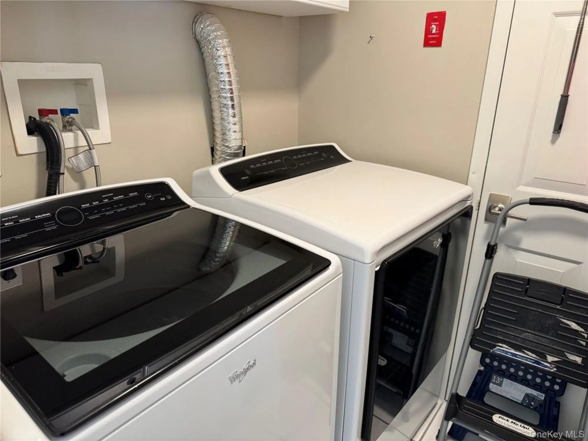 Property Slideshow image 16 of 17 | 910 altessa blvd, Melville, NY, 11747