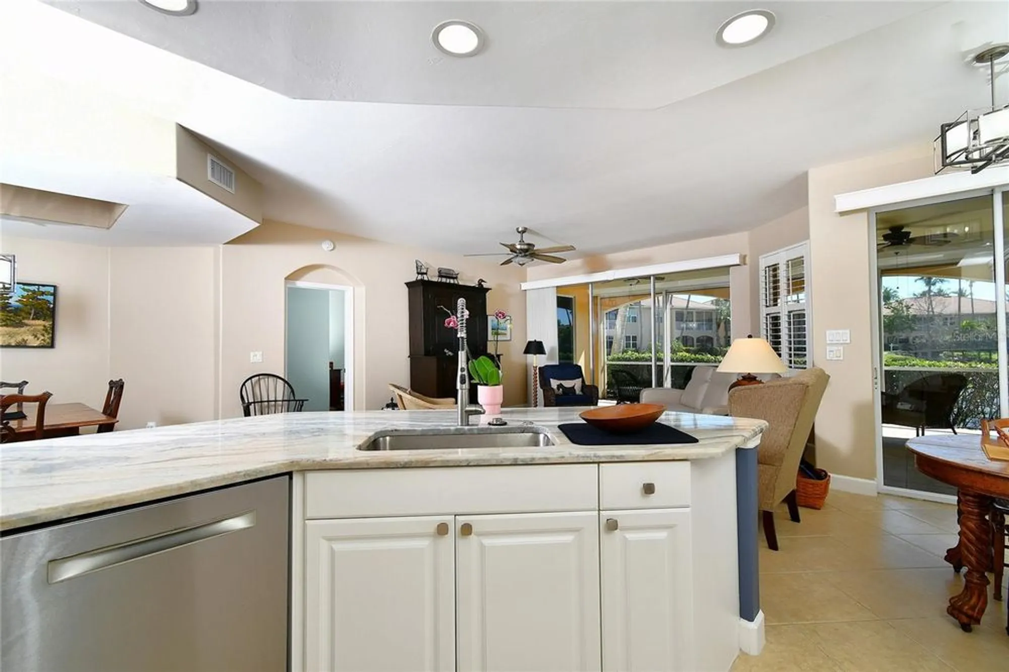 Property Slideshow image 14 of 31 | 3336 sunset key cir b, Punta Gorda, FL, 33955