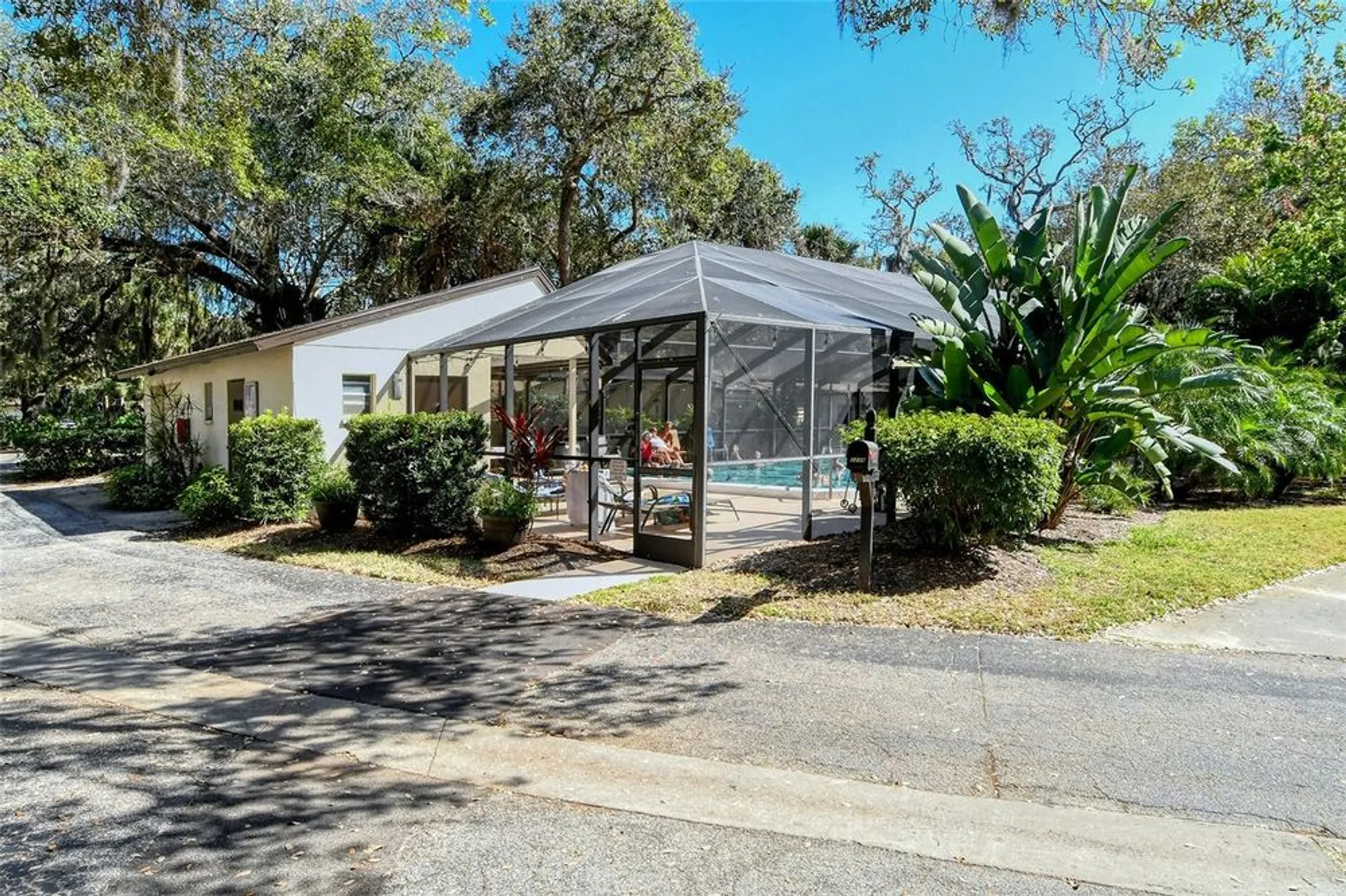 Property Slideshow image 34 of 37 | 6947 woodwind dr 77, Sarasota, FL, 34231