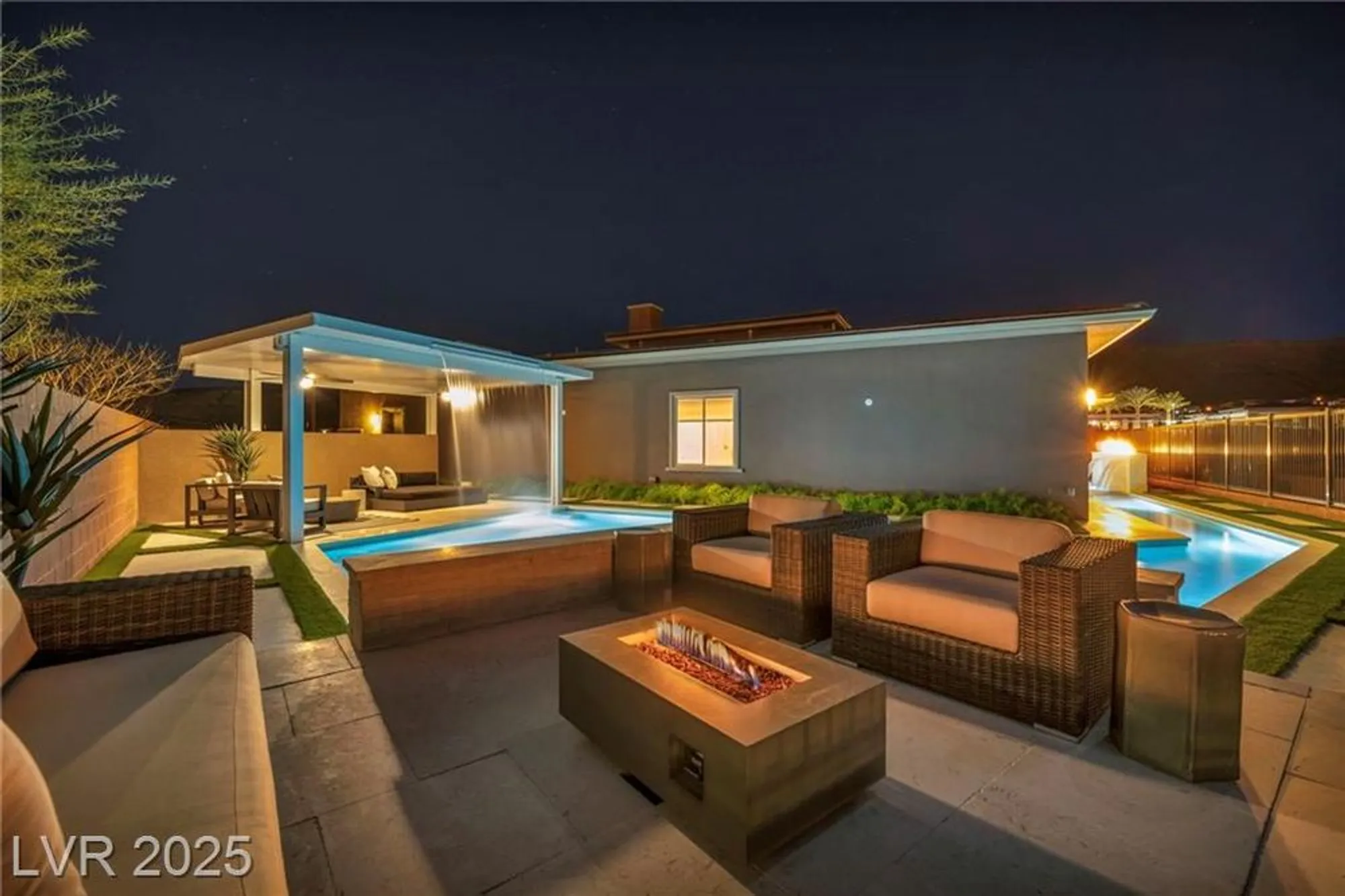 Property Slideshow image 16 of 95 | 10096 amethyst hills st, Las Vegas, NV, 89148