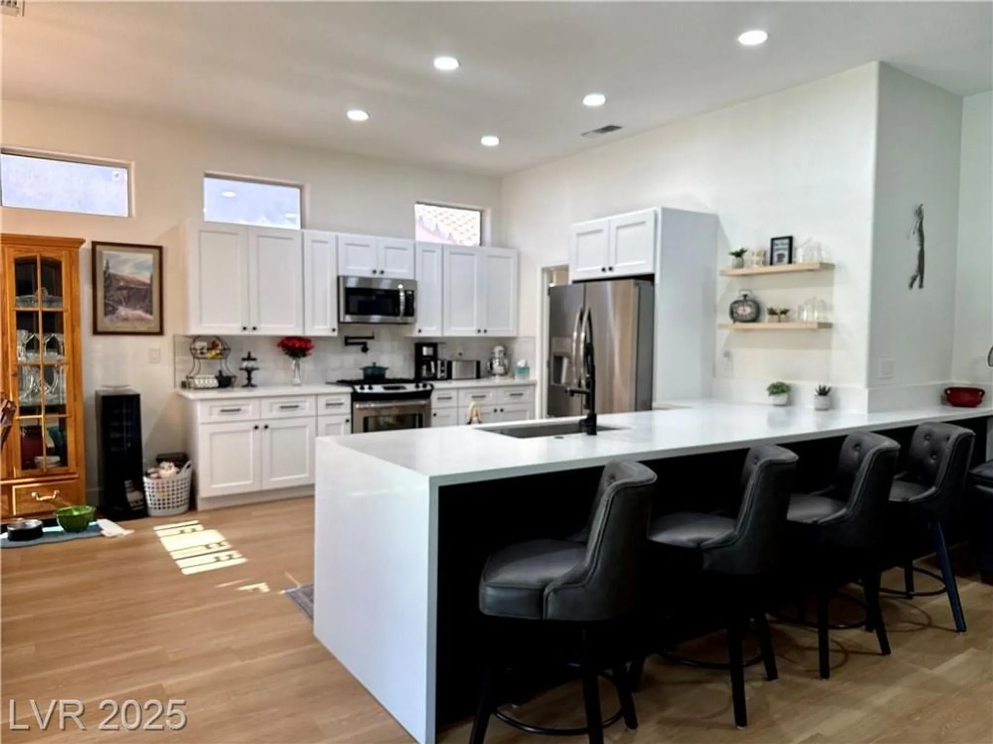 Property Slideshow image 31 of 36 | 10041 netherton dr, Las Vegas, NV, 89134