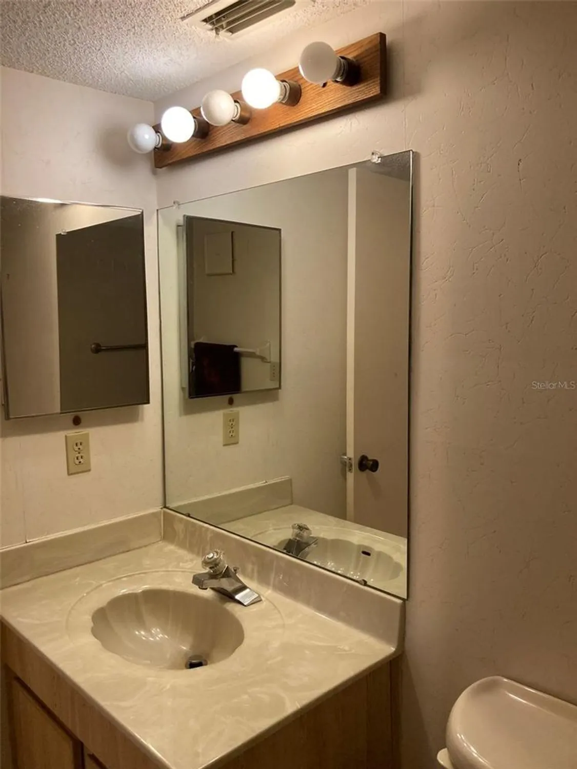 Property Slideshow image 30 of 52 | 8198 terrace garden dr n unit 211, St Petersburg, FL, 33709