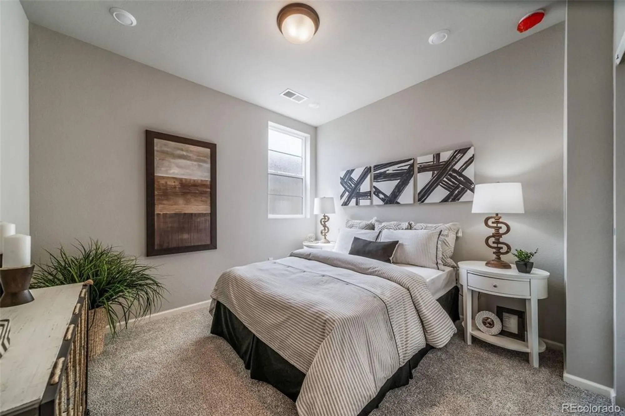 Property Slideshow image 6 of 18 | 21927 e 51st dr, Aurora, CO, 80019