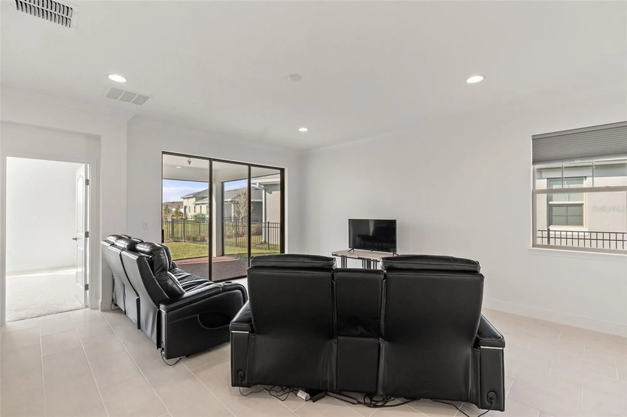 Property Slideshow image 10 of 44 | 3168 songbird cir, Harmony, FL, 34773