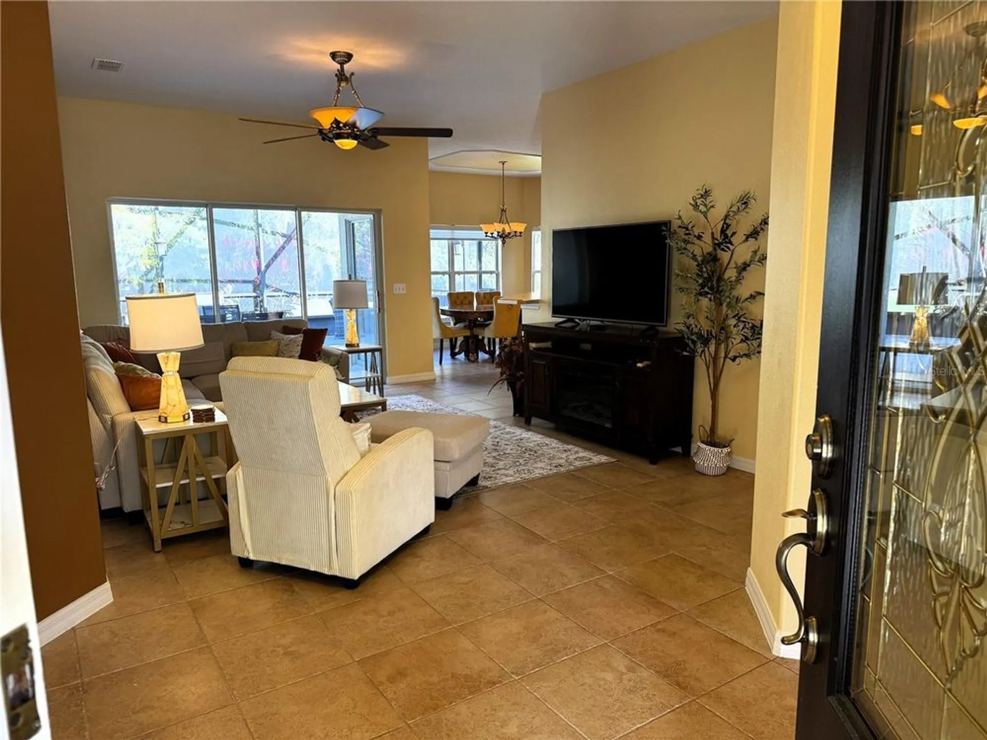 Property Slideshow image 8 of 68 | 100 vizcaya ct, Poinciana, FL, 34759