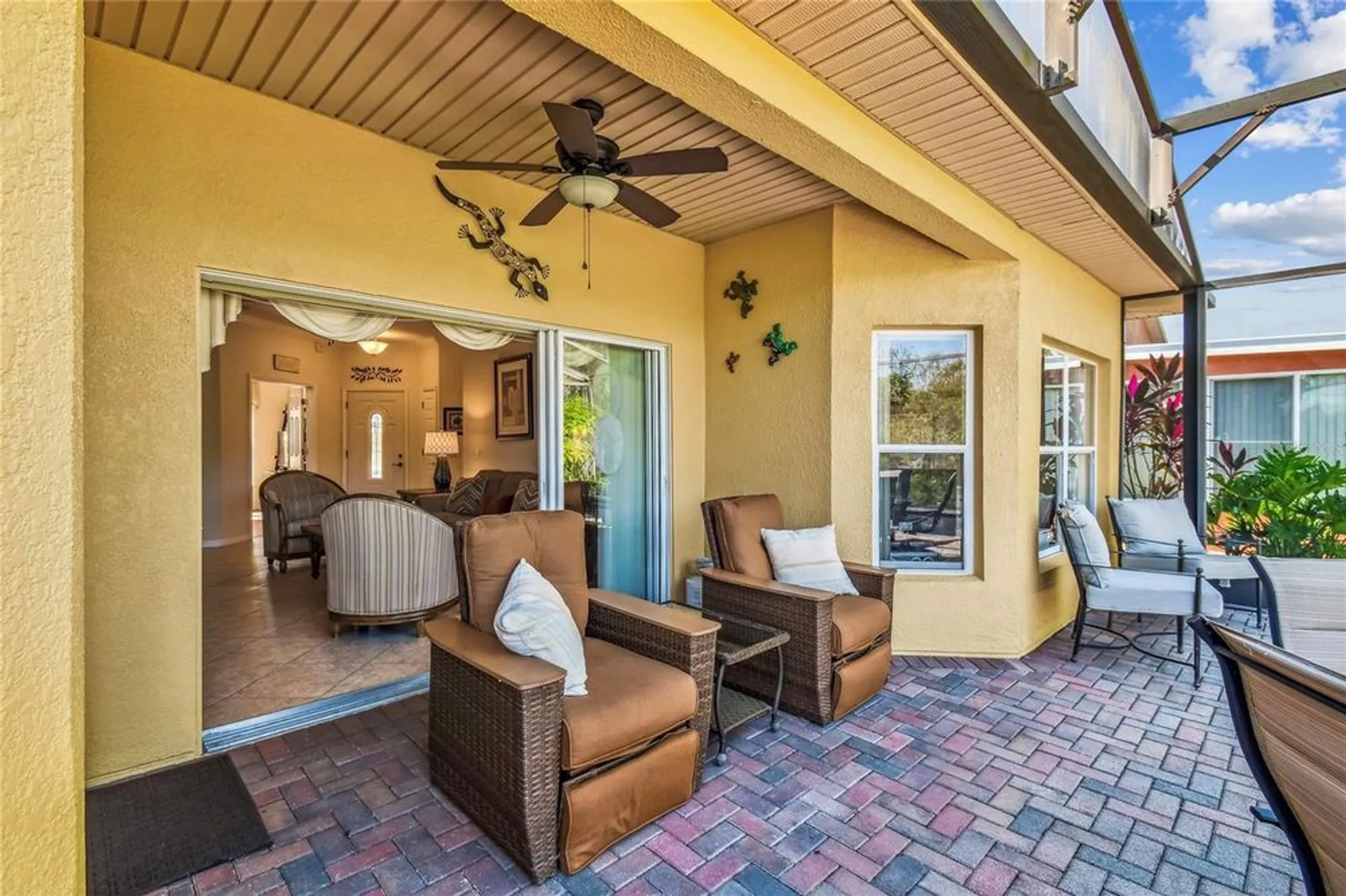 Property Slideshow image 43 of 61 | 536 portofino dr, Poinciana, FL, 34759