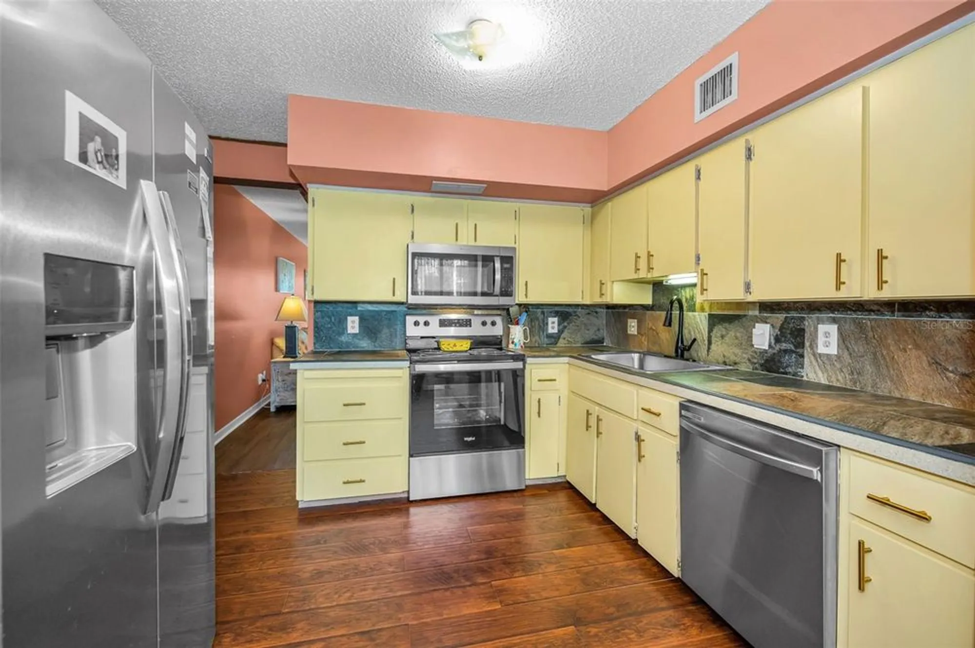 Property Slideshow image 11 of 67 | 2402 ecuadorian way 10, Clearwater, FL, 33763