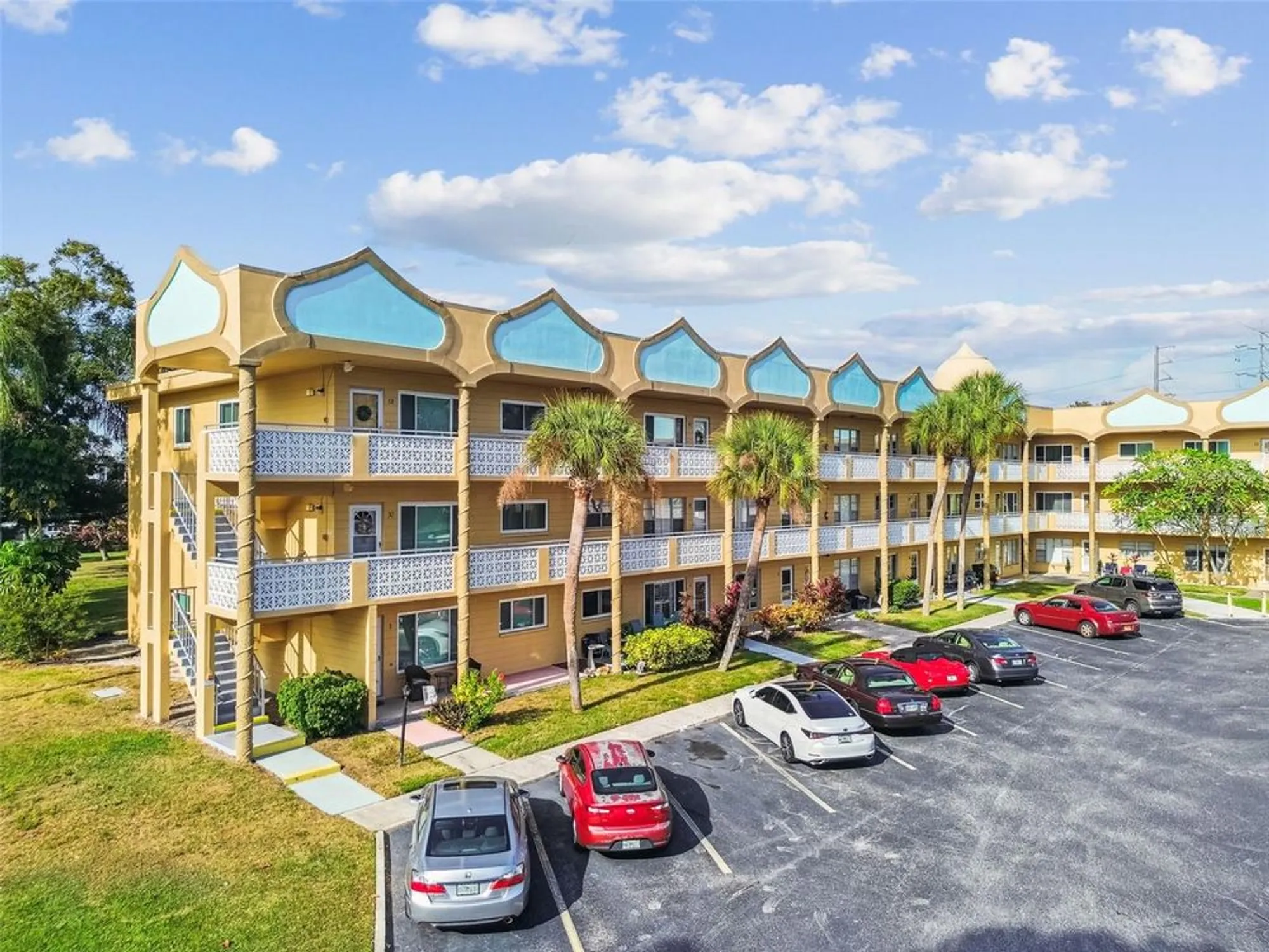 Property Slideshow image 37 of 73 | 2466 ecuadorian way apt 6, Clearwater, FL, 33763