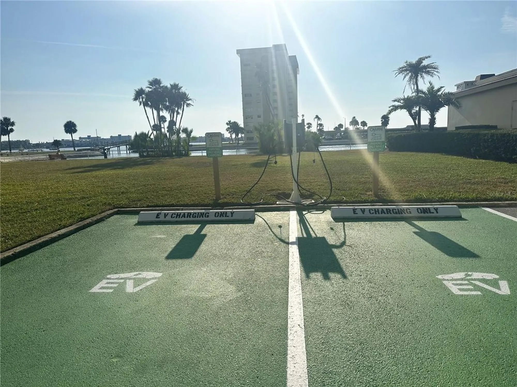 Property Slideshow image 23 of 27 | 4725 cove cir apt 804, St Petersburg, FL, 33708