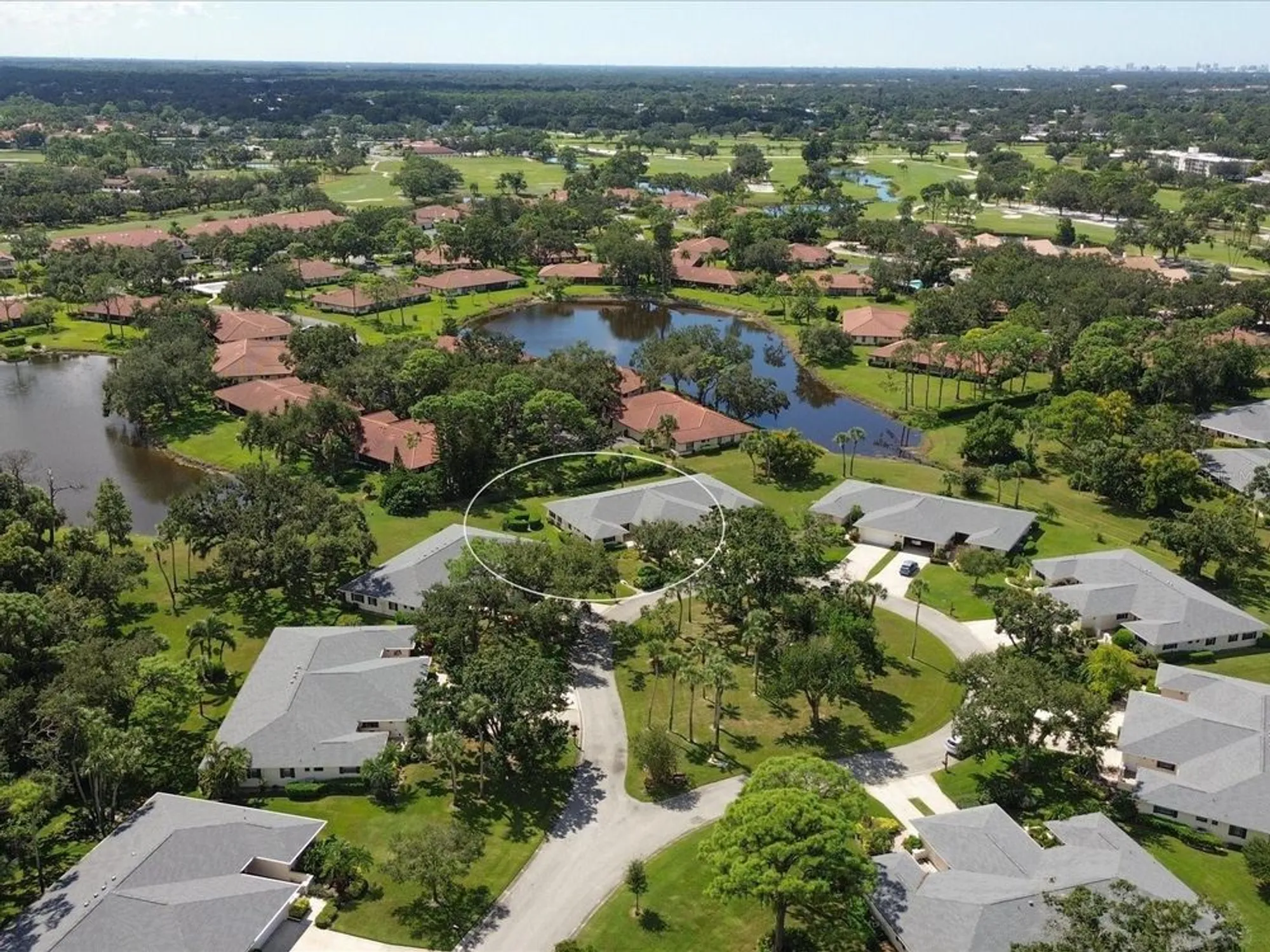 Property Slideshow image 34 of 51 | 7157 fairway bend cir, Sarasota, FL, 34243