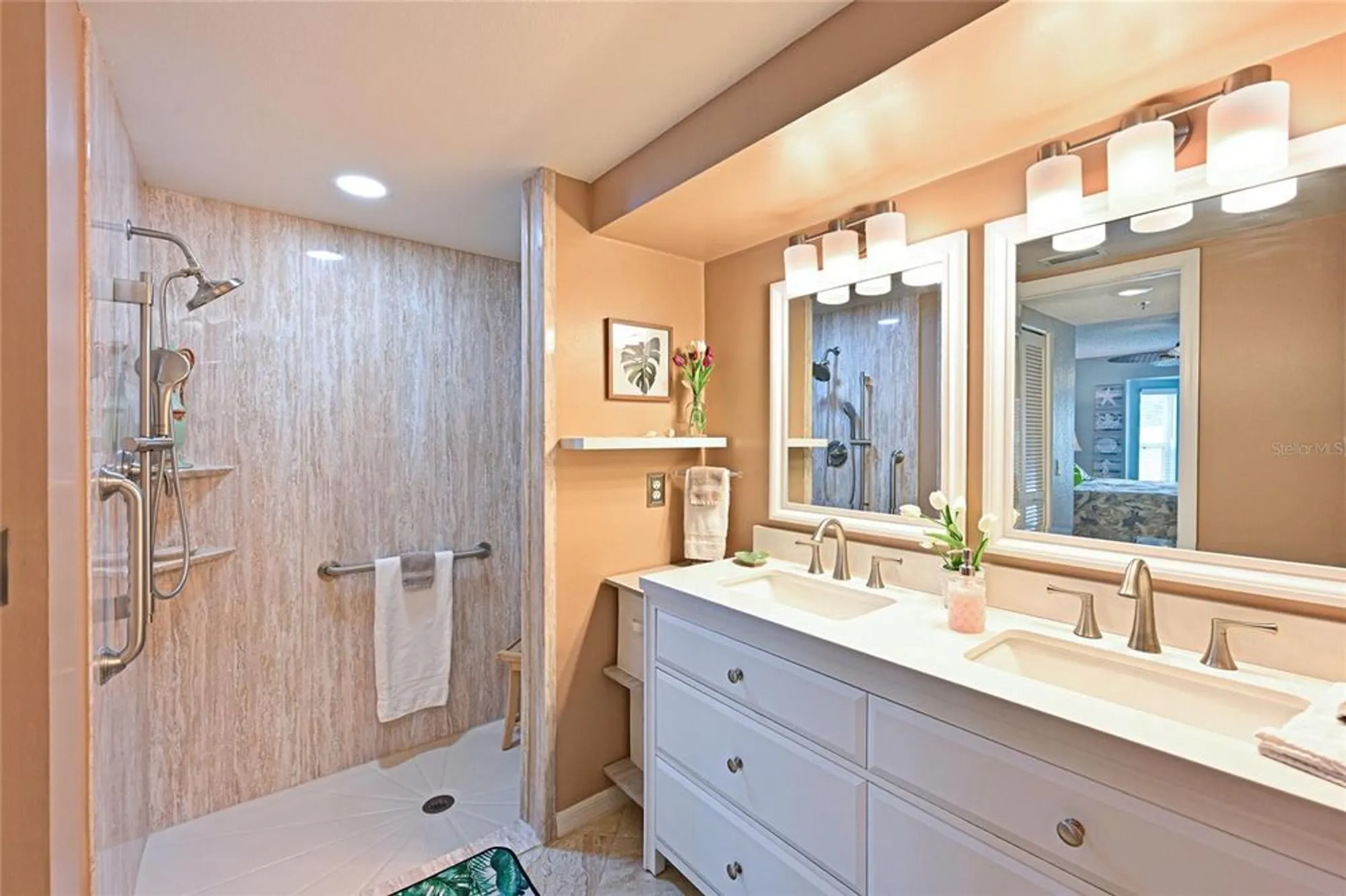 Property Slideshow image 31 of 55 | 6611 stone river rd apt 106, Bradenton, FL, 34203