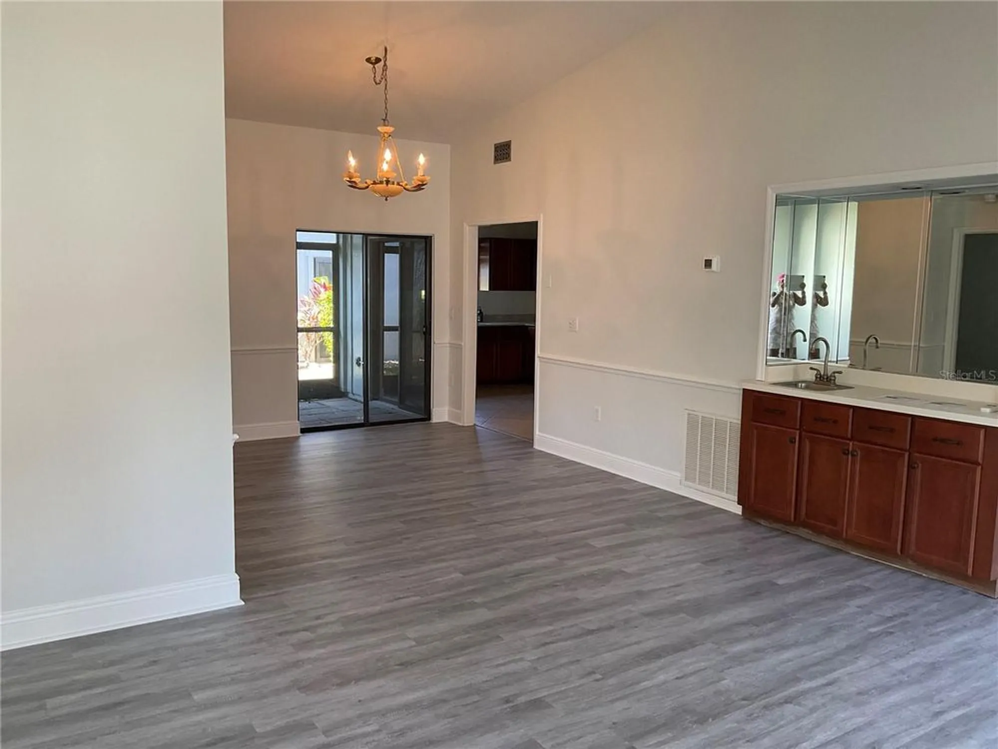 Property Slideshow image 14 of 28 | 7861 pine trace dr # 7861, Sarasota, FL, 34243