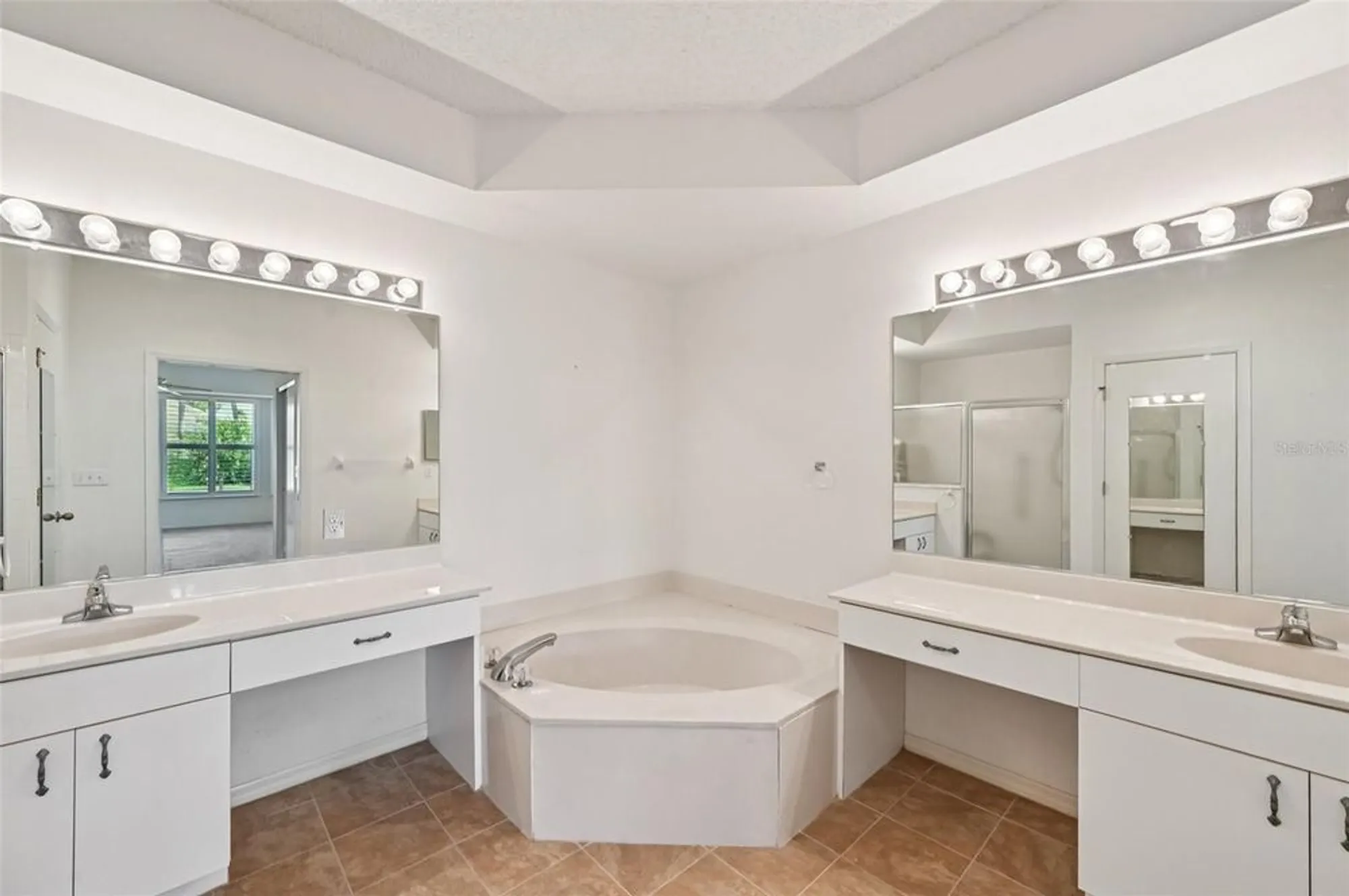 Property Slideshow image 21 of 67 | 1011 otter mill way, Sun City Center, FL, 33573